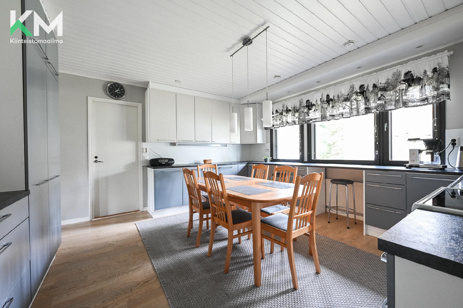 Kärppätie 2, Autio, Kurikka