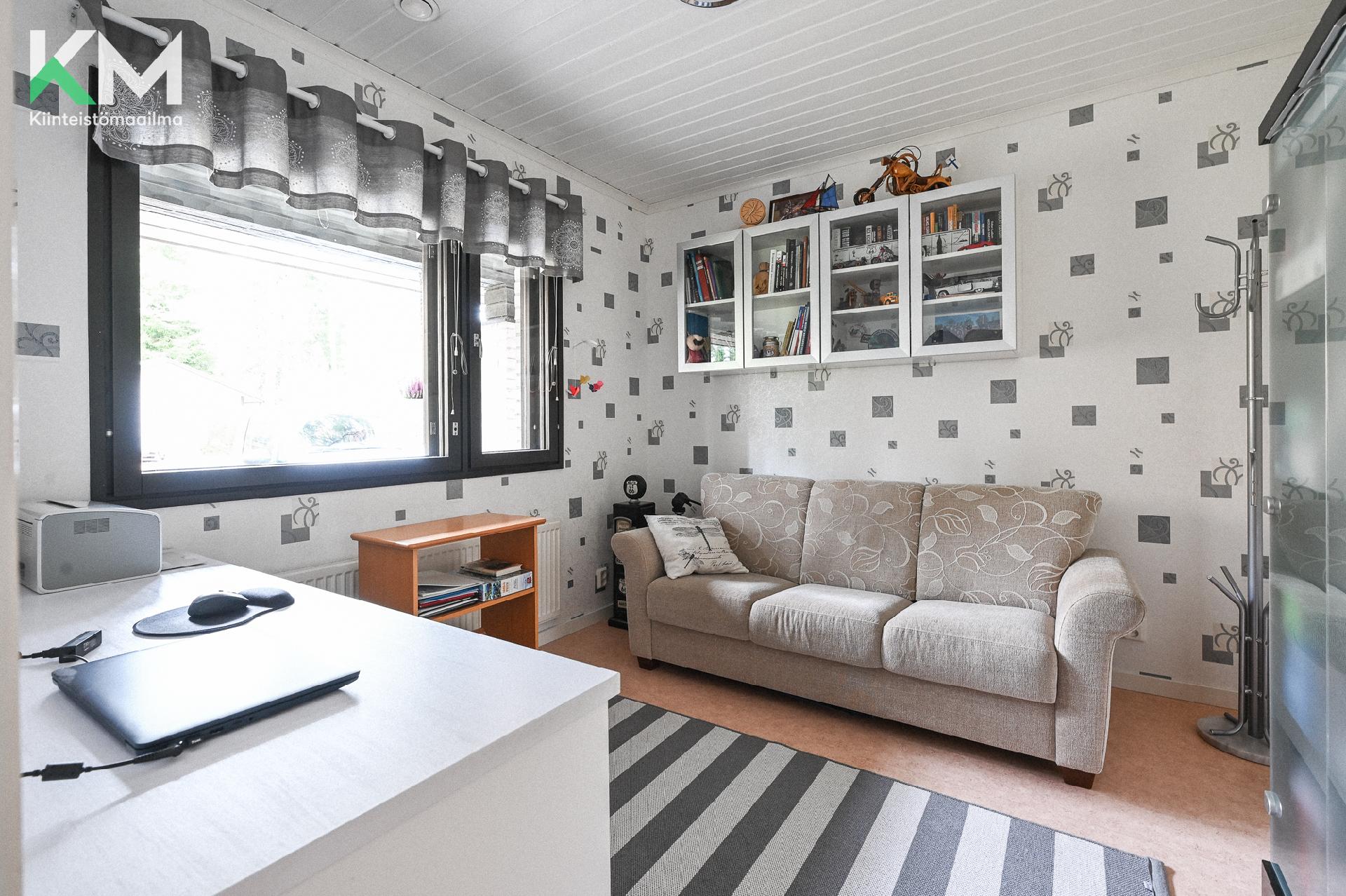 Kärppätie 2, Autio, Kurikka