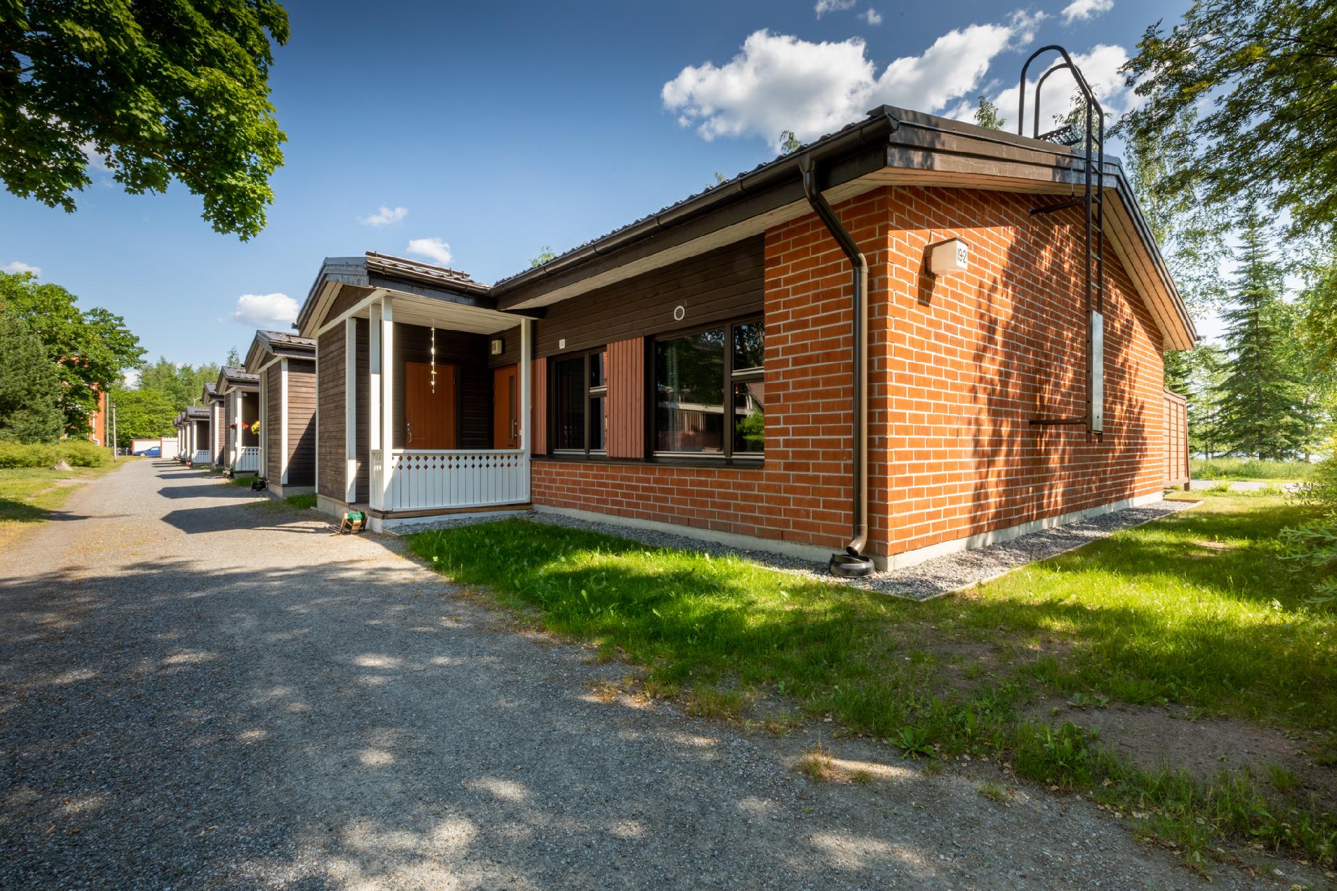 Rauhallinen päätyhuoneisto