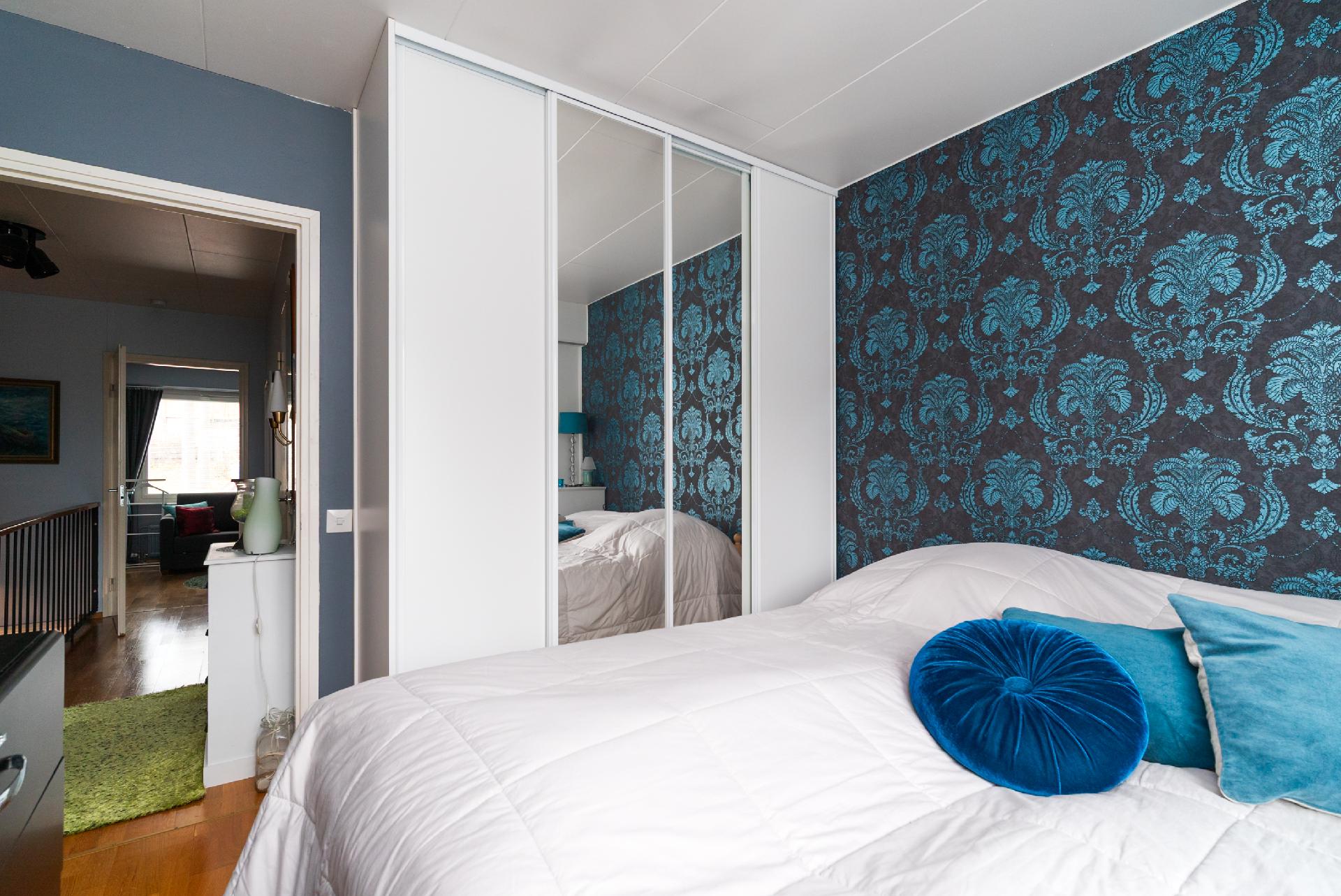 Yläkerran 1. makuuhuone