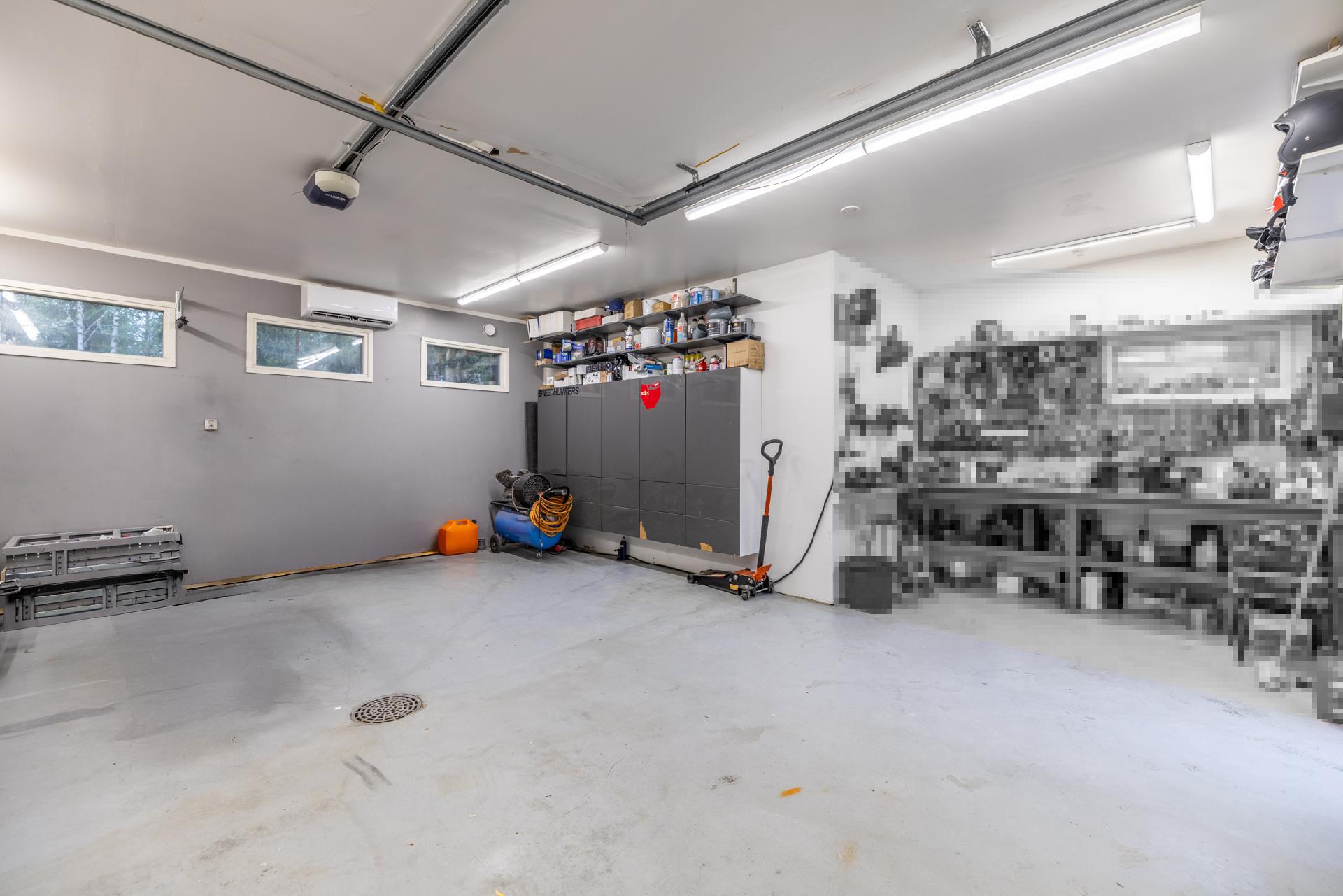 autotallin yhteydessä ns. työpiste