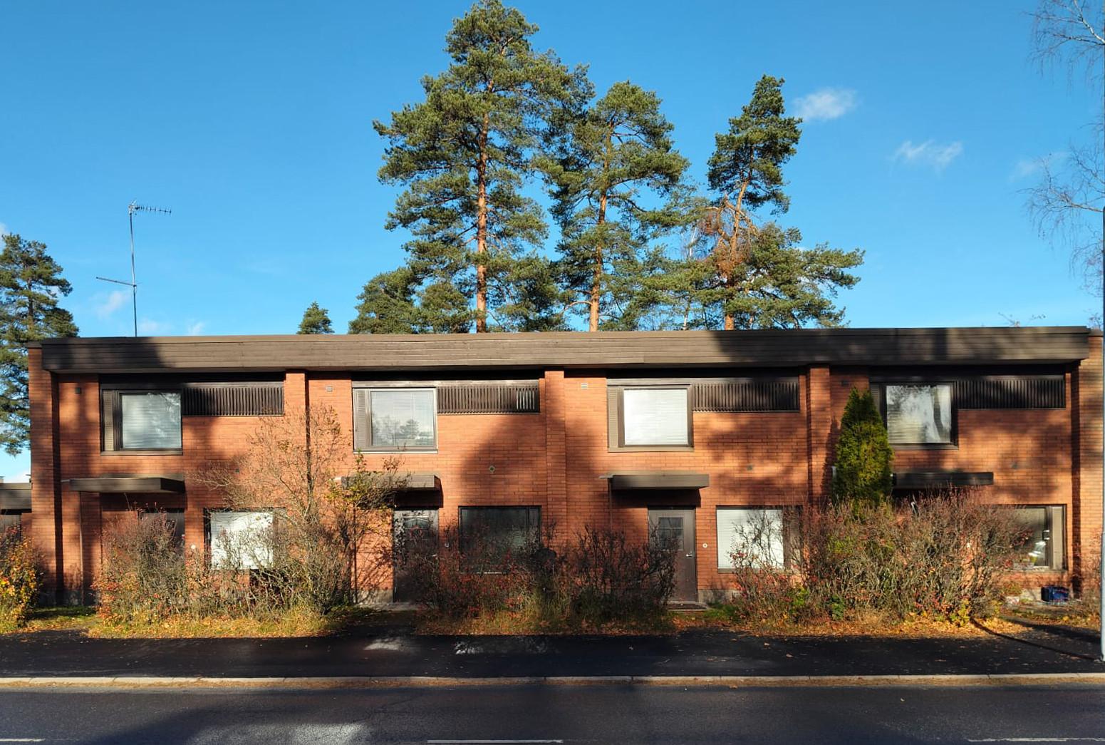 Koti lähellä palveluita ja moottoritietä