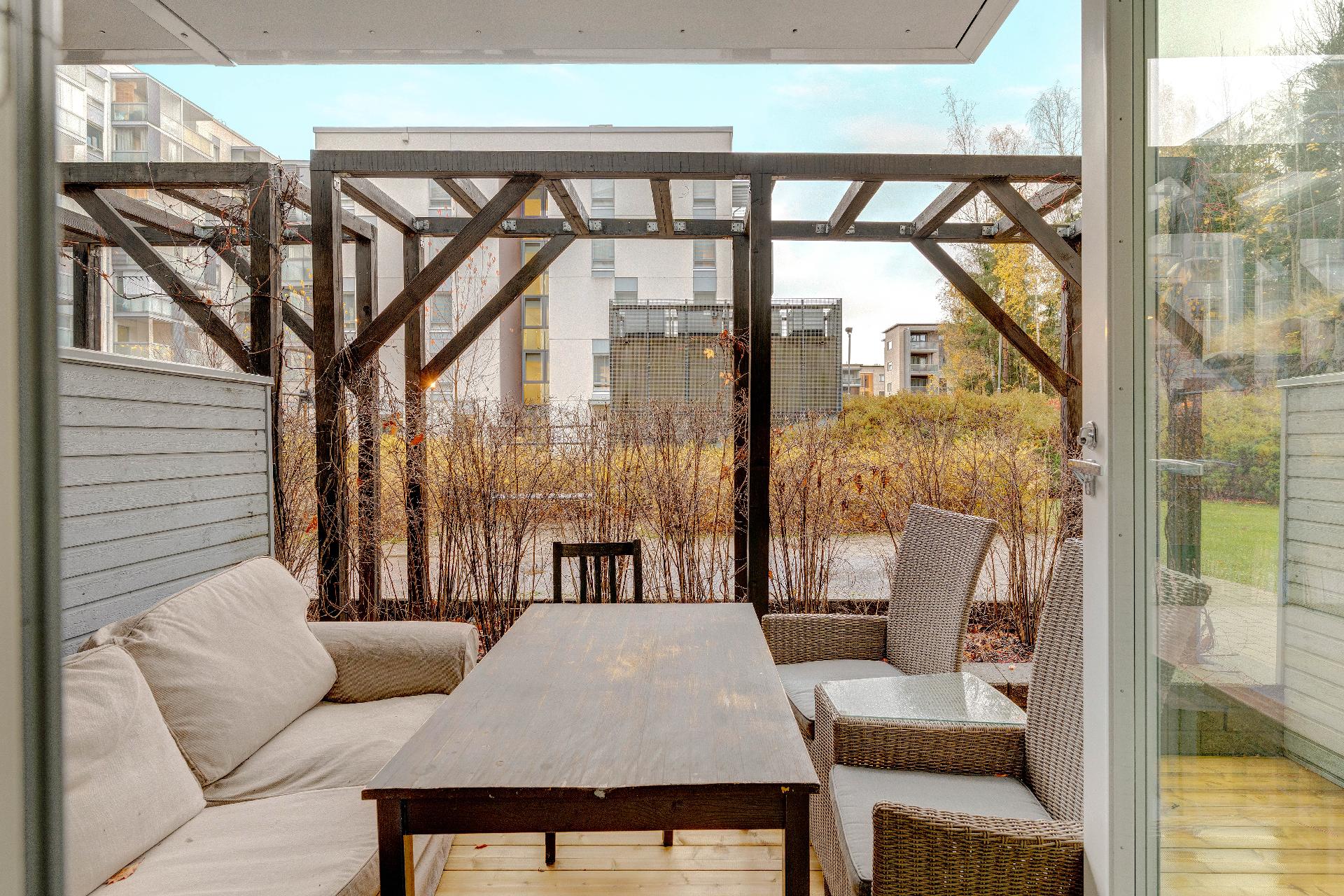 Pihaterassi on luksusta.