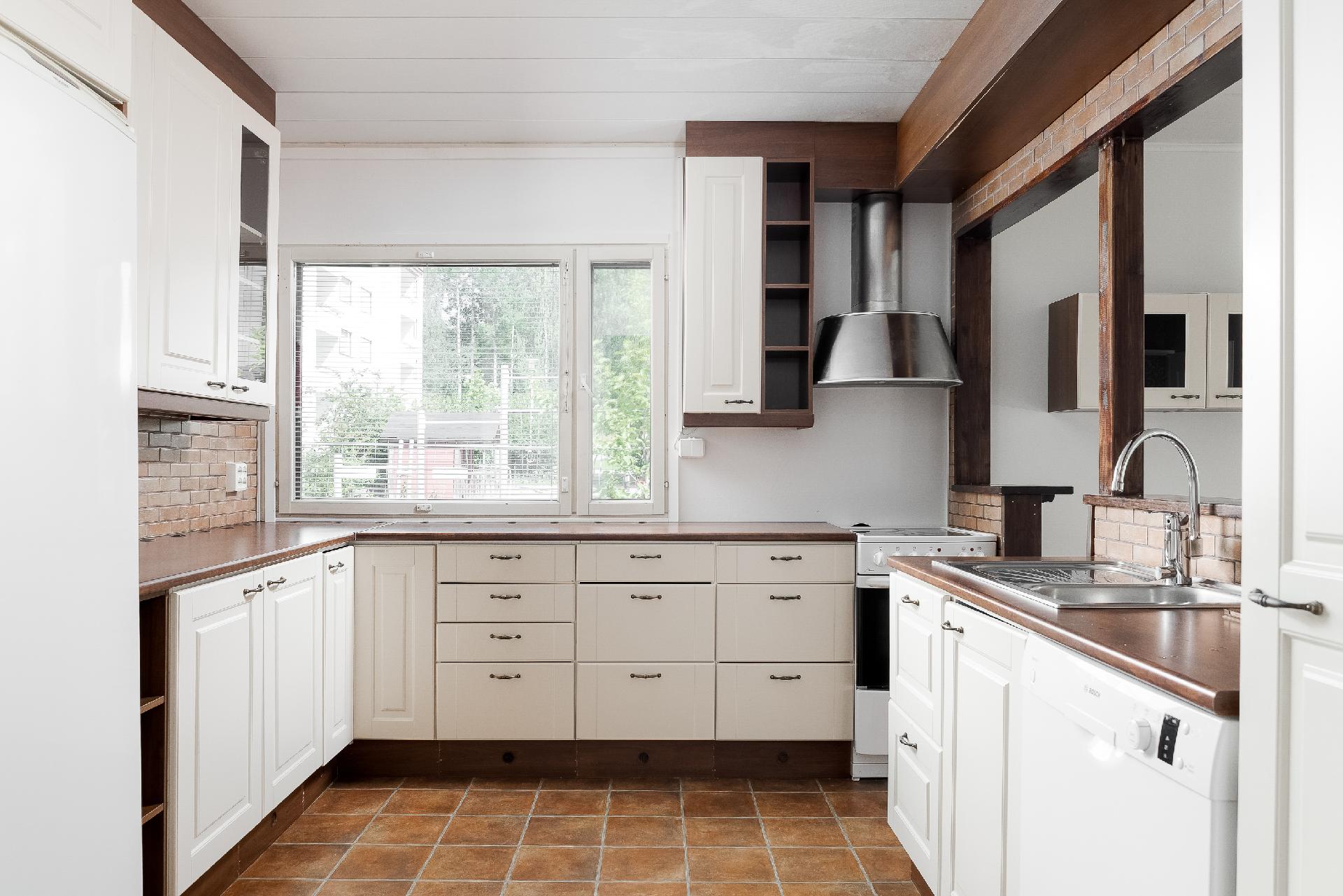 Tavintie 3, Aholaita, Jyväskylä