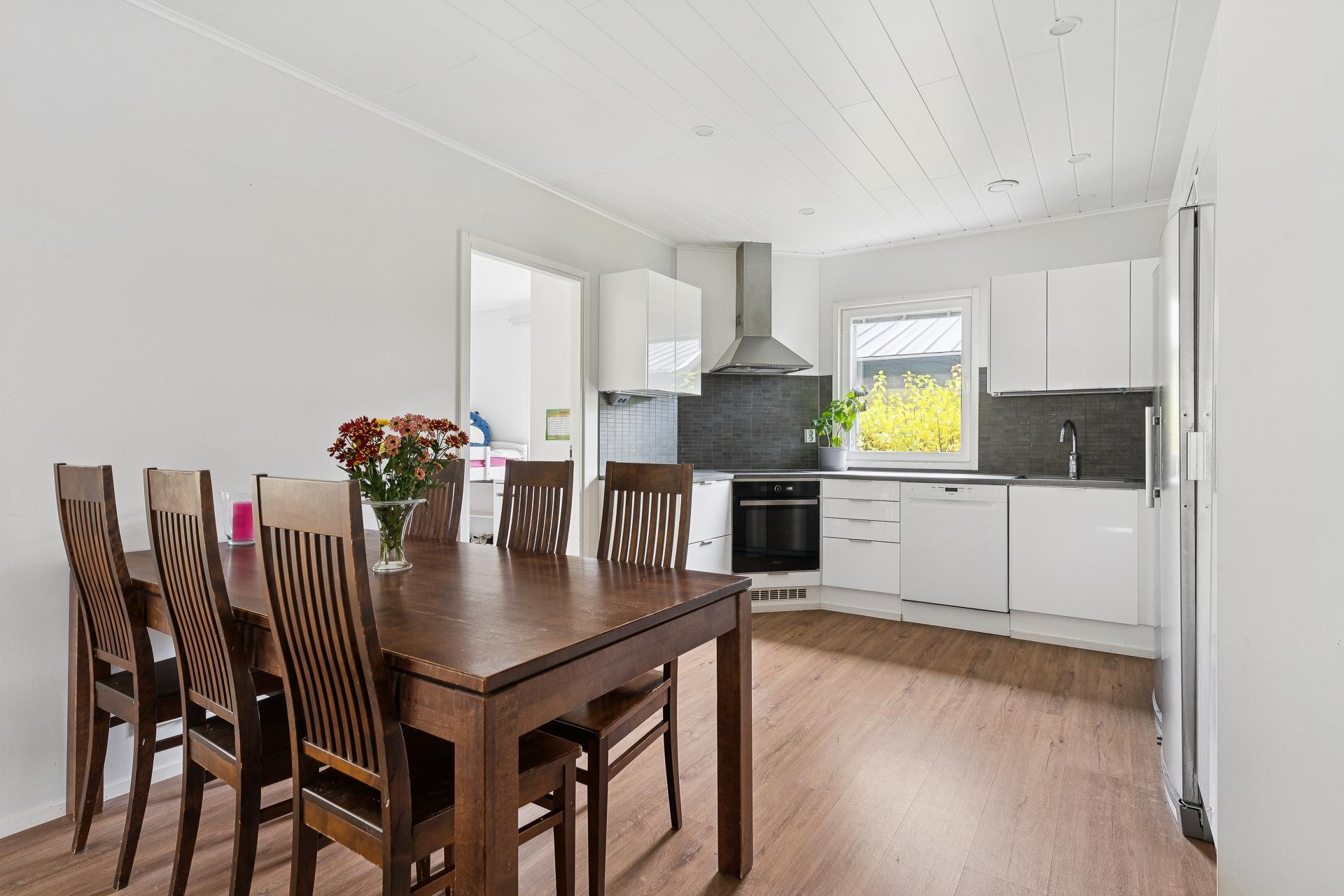 Keittö-ruokailutila