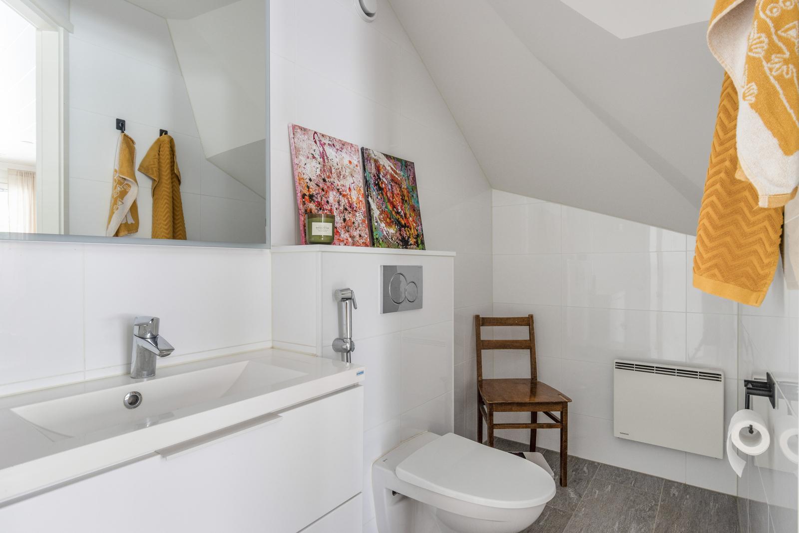 Erillinen wc alakerrassa