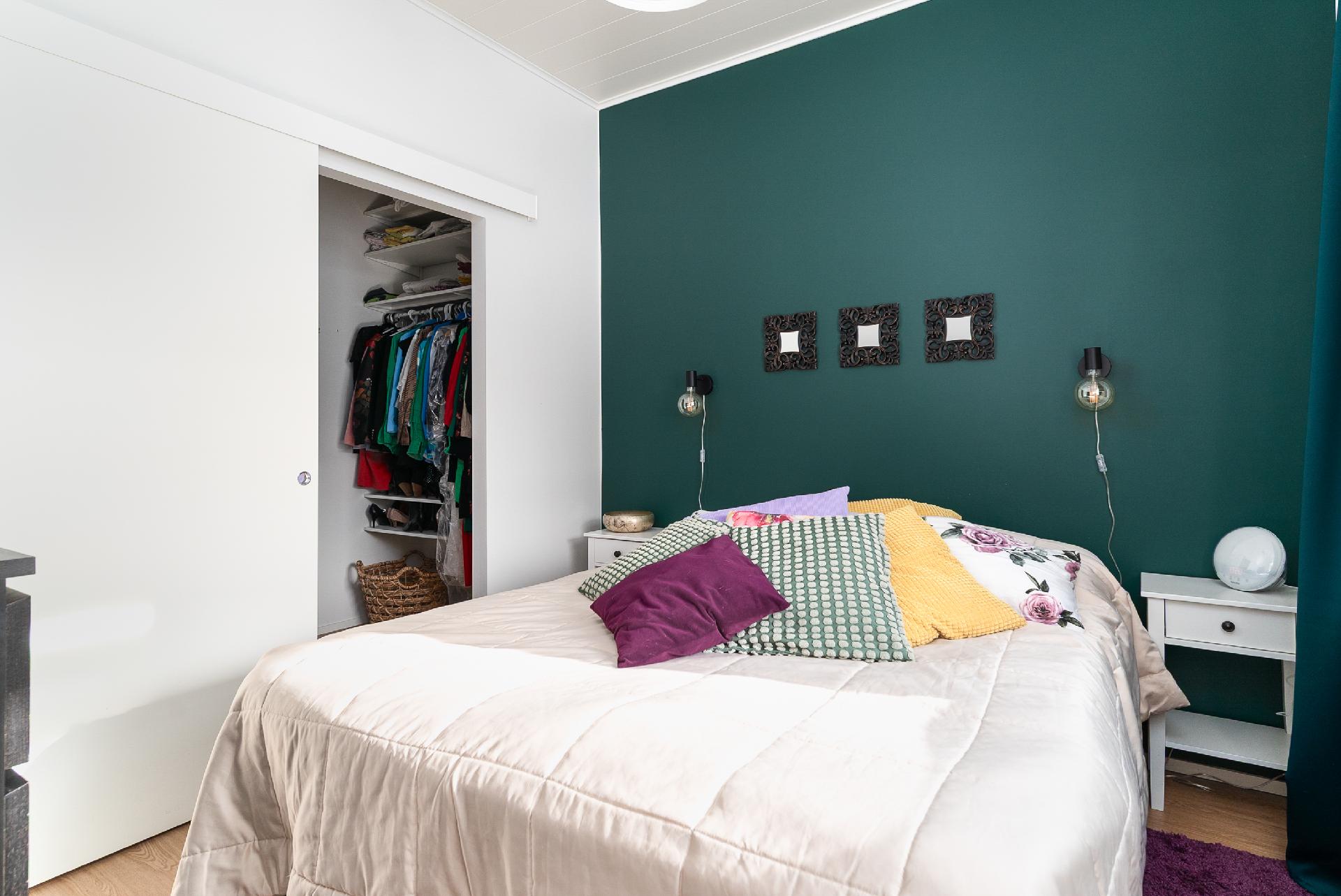 päämakuuhuone, josta käynti vaatehuoneeseen