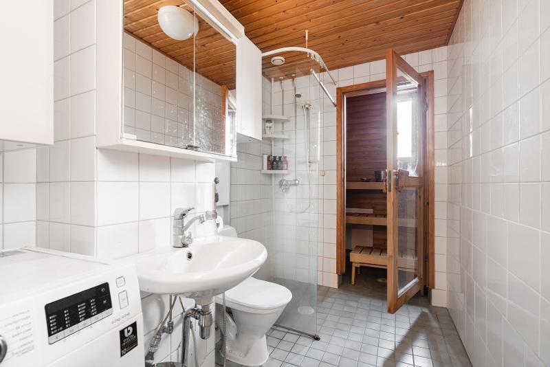 Mustankivenaukio 5, Vuosaari, Helsinki