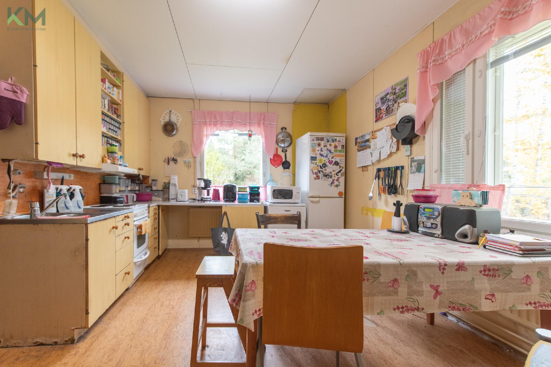 Hautatorpantie 91, Mieto, Kurikka