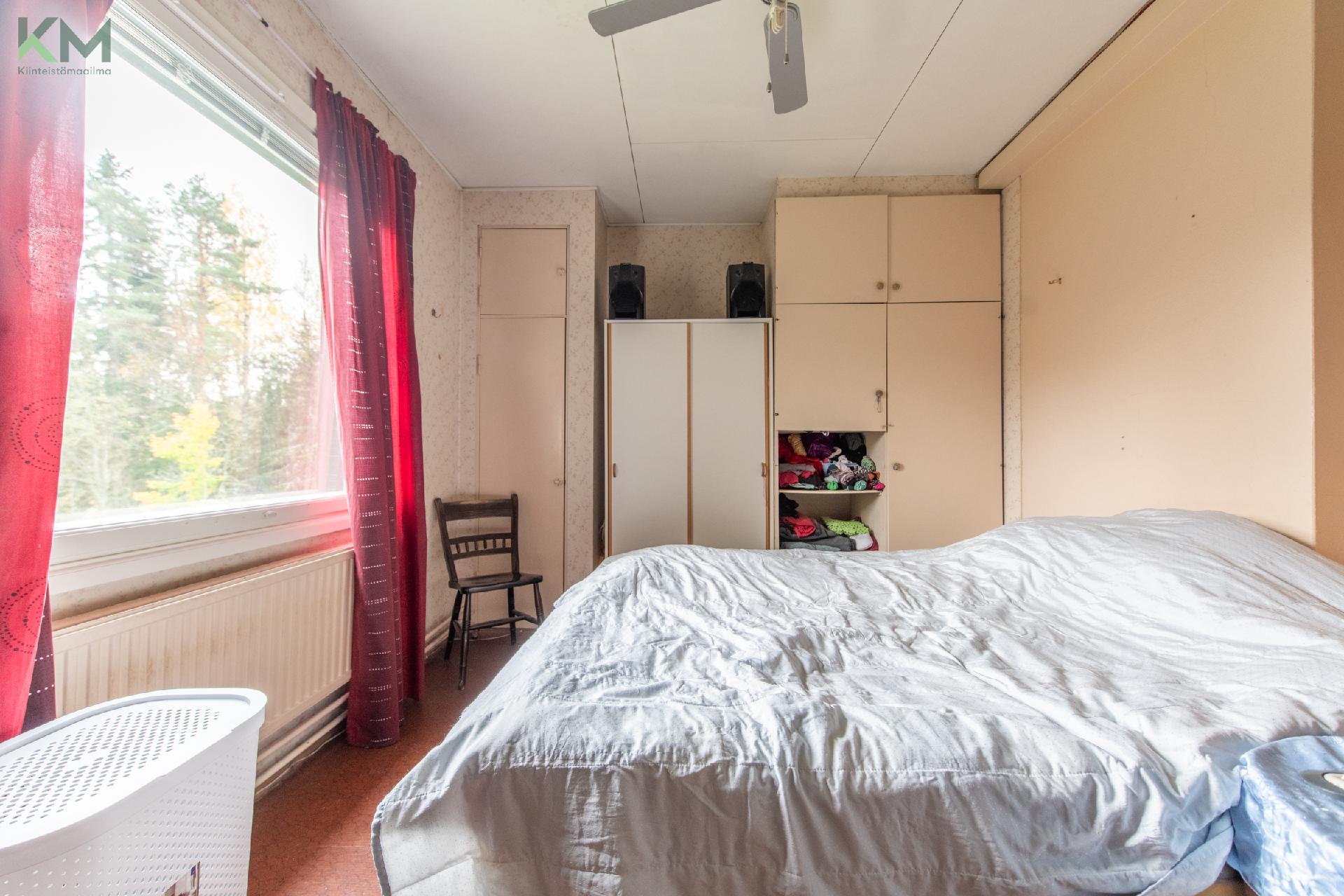 Hautatorpantie 91, Mieto, Kurikka