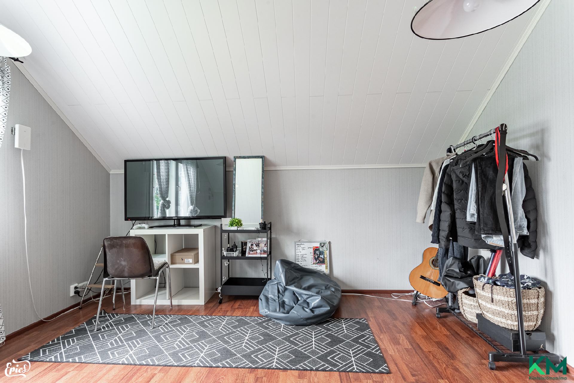 Lorellinpolku 4, Hämeenkyrö