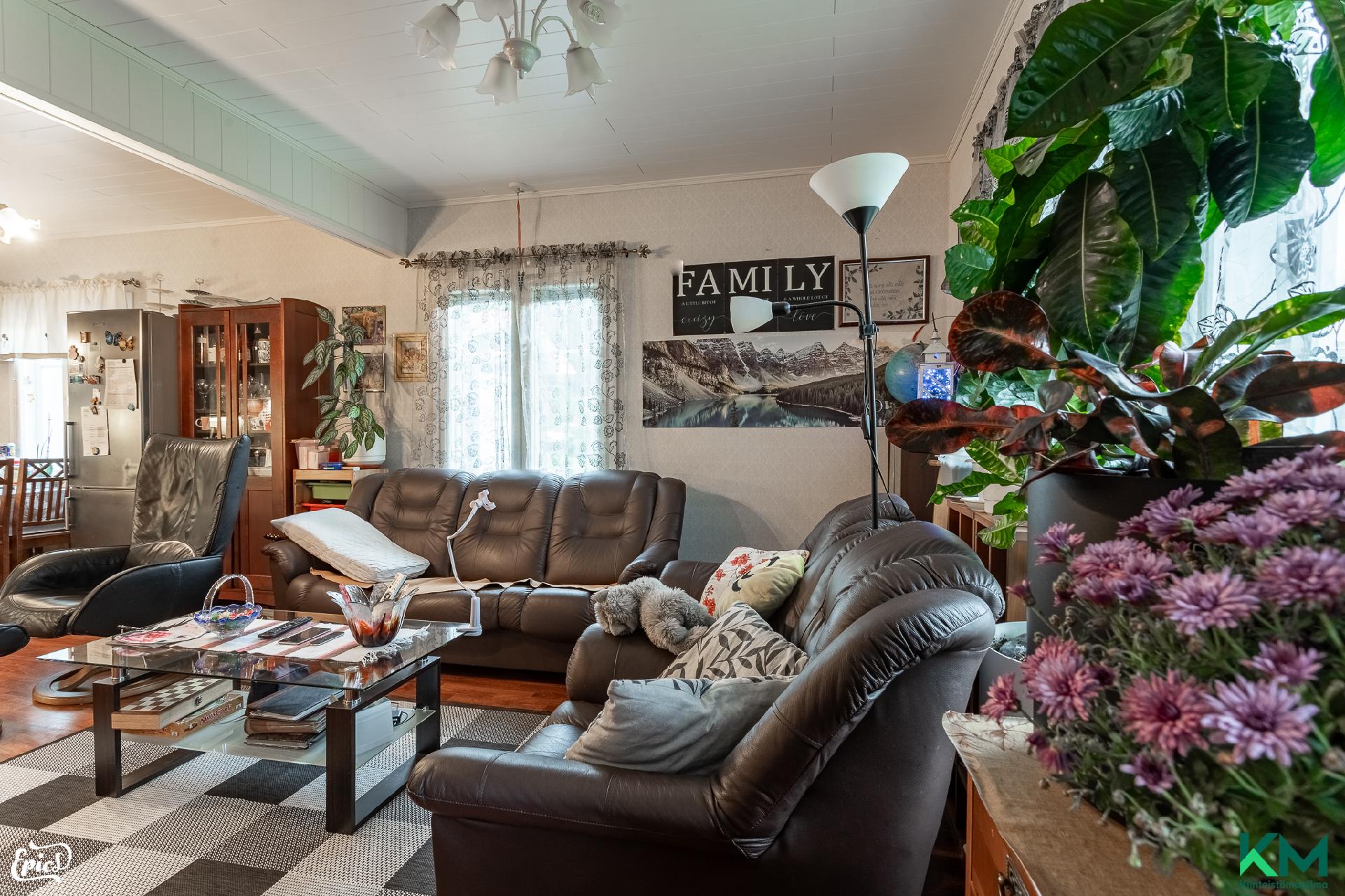 Lorellinpolku 4, Hämeenkyrö