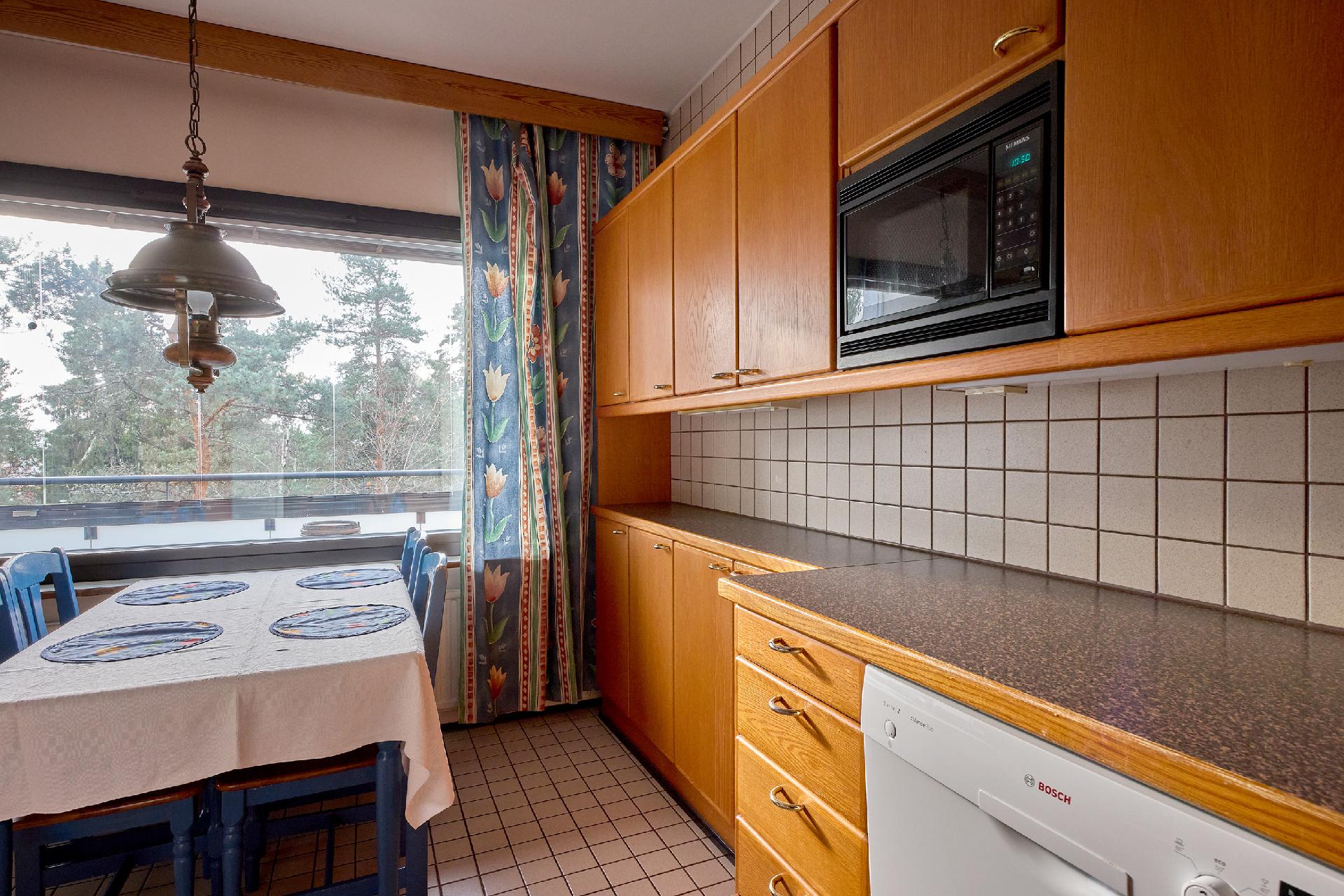 Kalliomäentie 8, Routio, Lohja