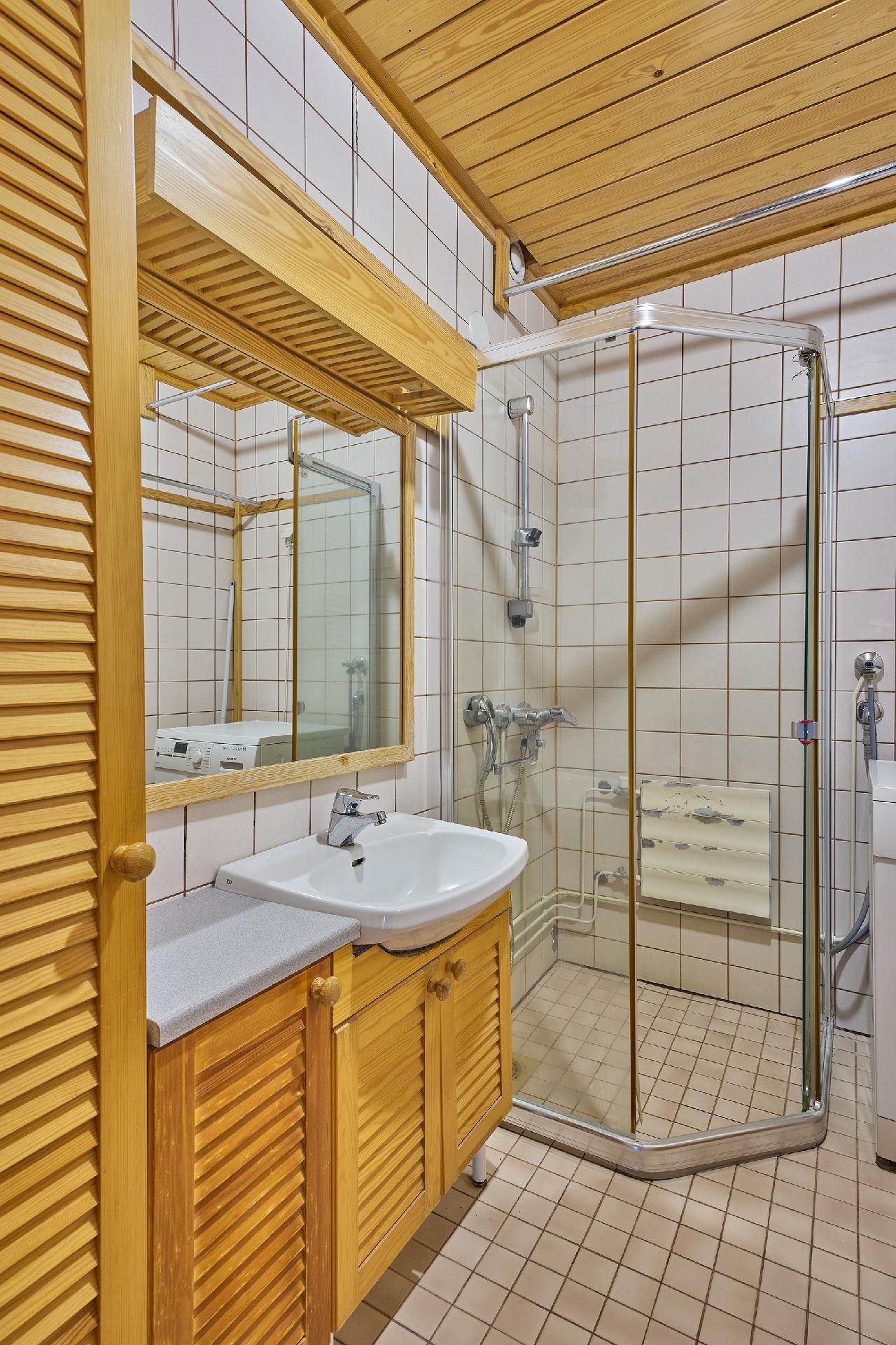 Kalliomäentie 8, Routio, Lohja