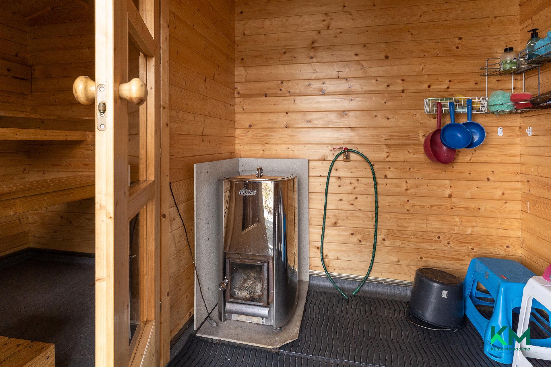 Rantasaunan pesuhuone.