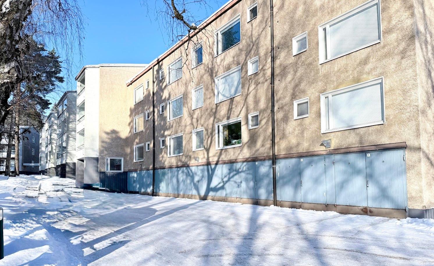 Asunnot sijaitsevat toisen kerroksen tasolla