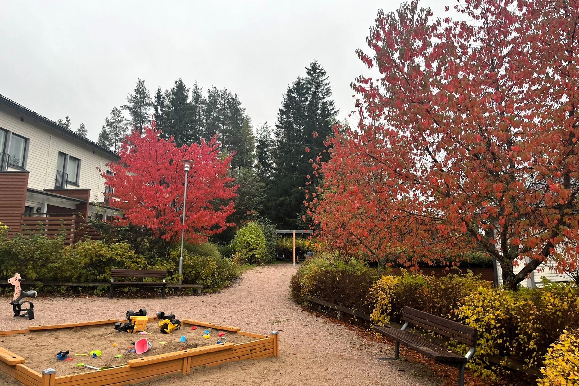 Myyjän omasta kuvapankista