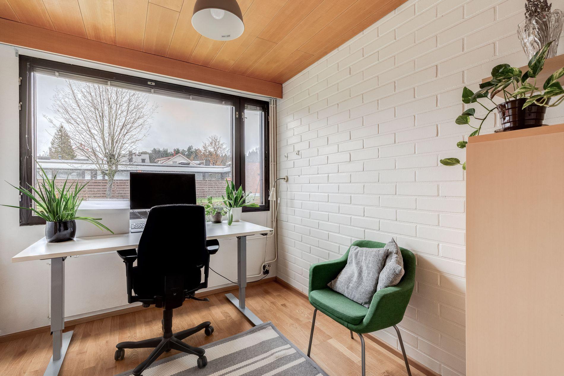 Unilukkarintie 2-4, Itä-Pakila, Helsinki