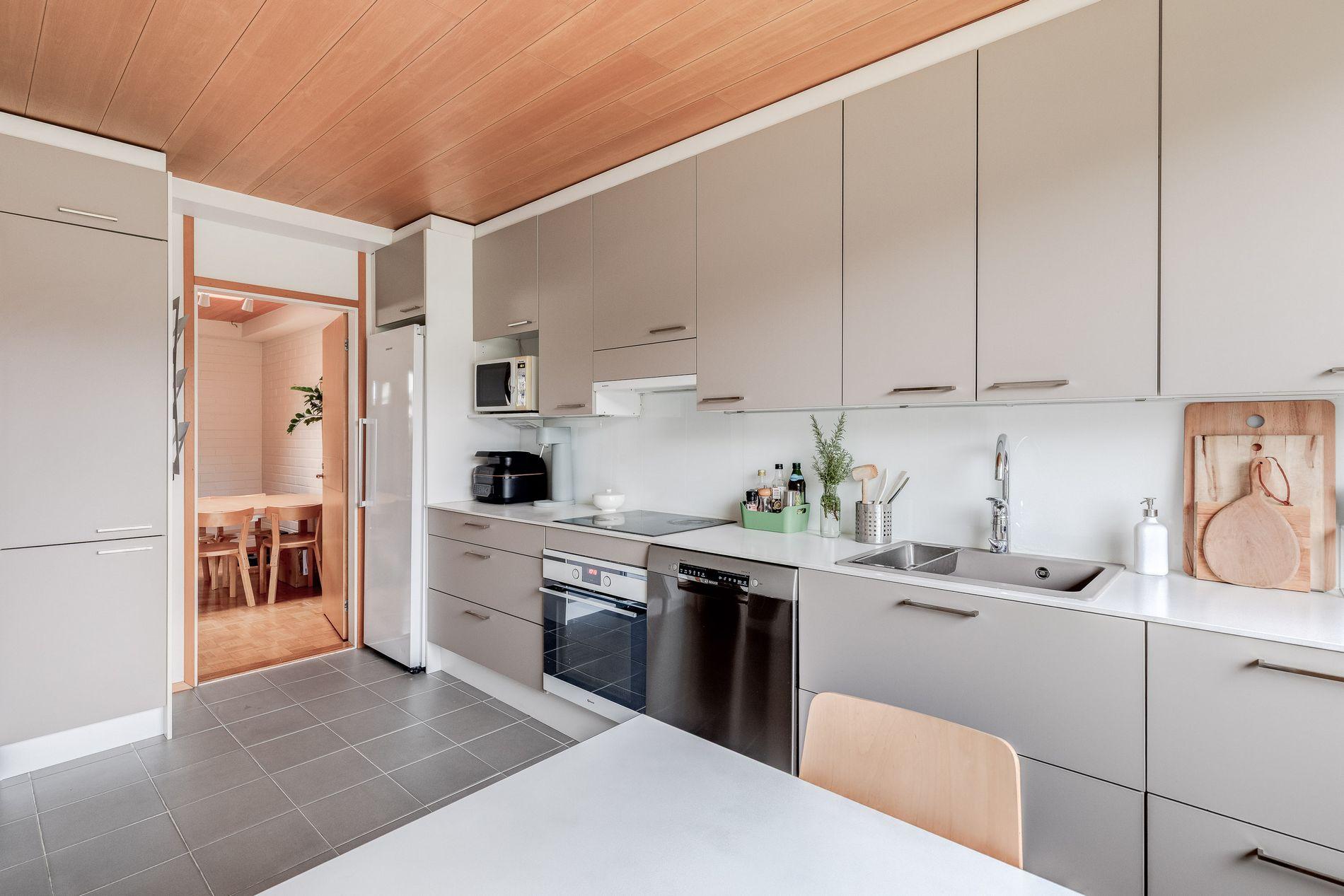 Unilukkarintie 2-4, Itä-Pakila, Helsinki