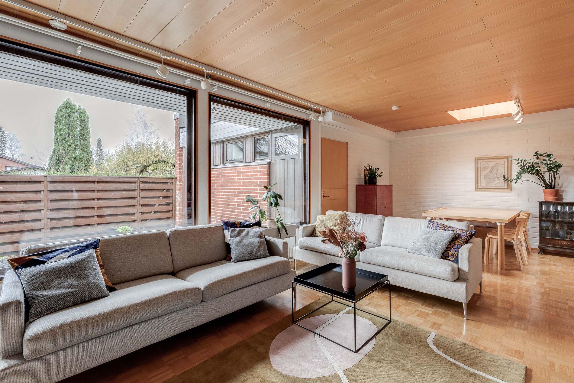 Unilukkarintie 2-4, Itä-Pakila, Helsinki