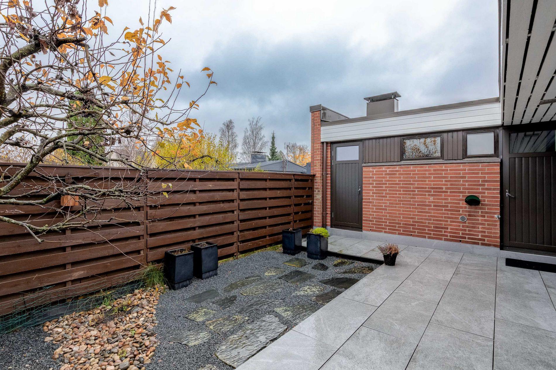 Unilukkarintie 2-4, Itä-Pakila, Helsinki