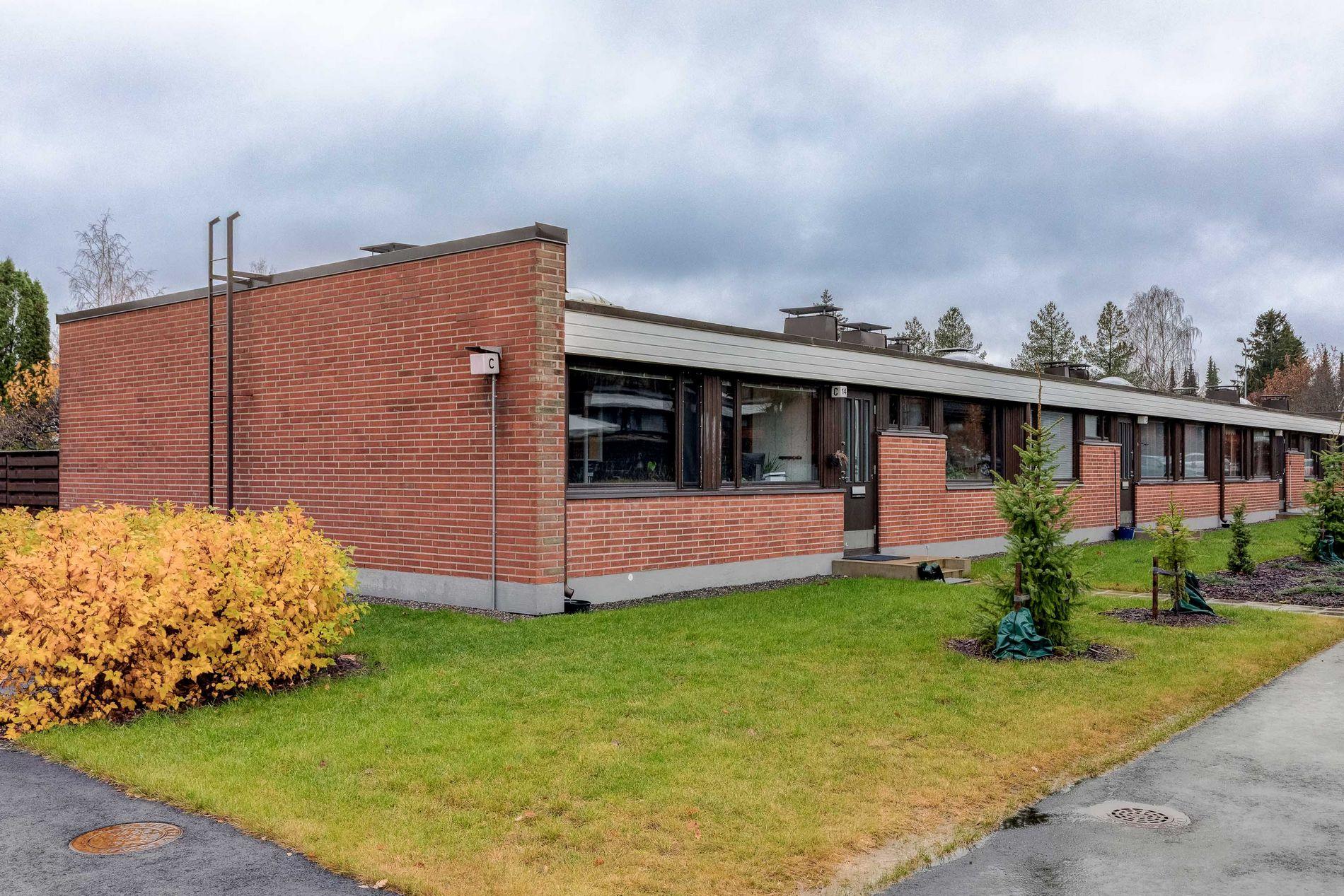 Unilukkarintie 2-4, Itä-Pakila, Helsinki