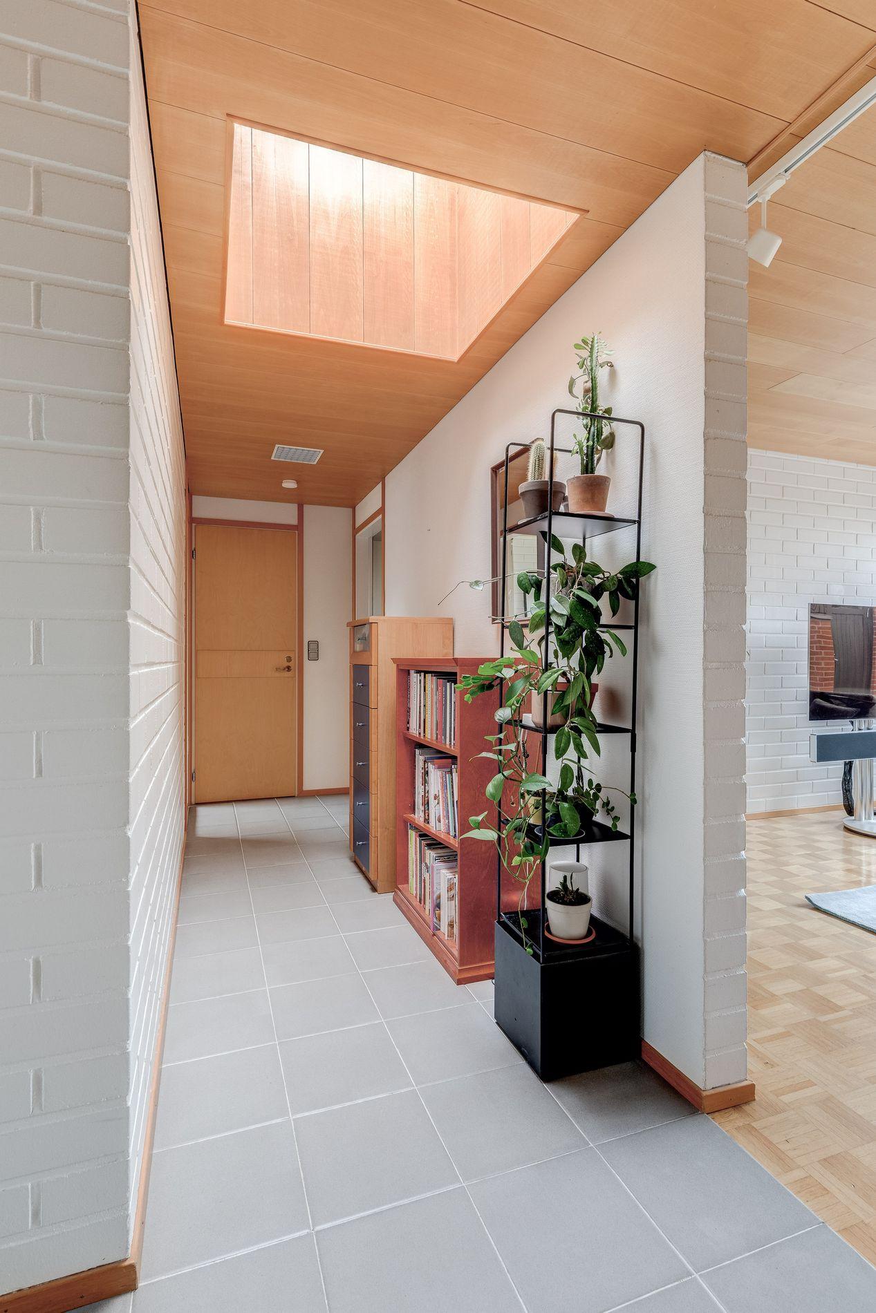 Unilukkarintie 2-4, Itä-Pakila, Helsinki