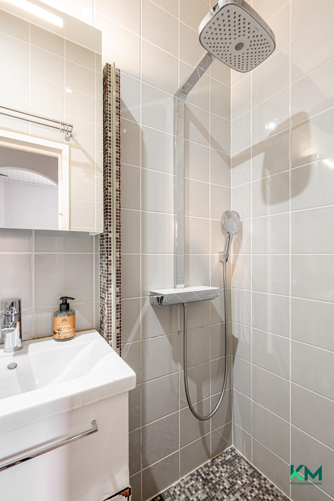 Tehtaankatu 18, Ullanlinna, Helsinki