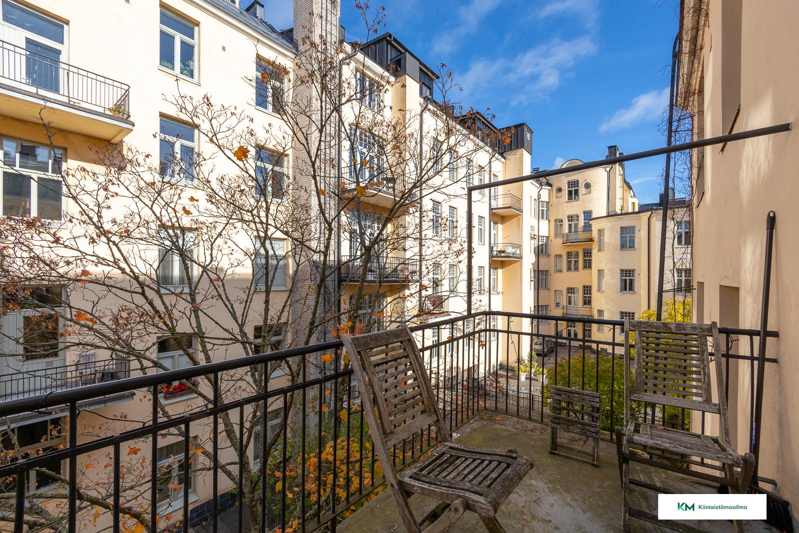 Porraskäytävän tuuletusparvekkeelta