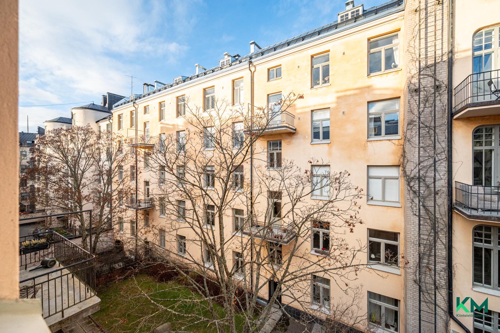 Näkymä makuuhuoneesta