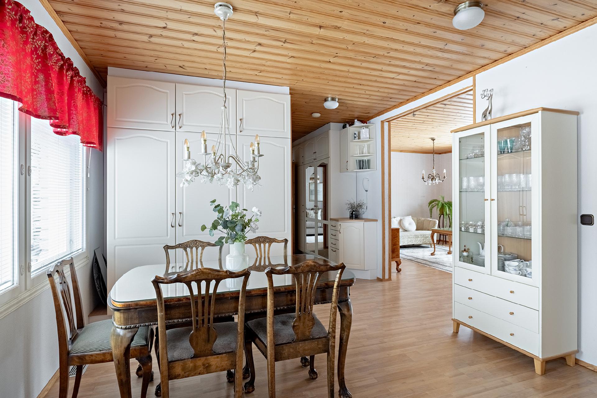 Uusitie 7, Kuusikko, Muhos