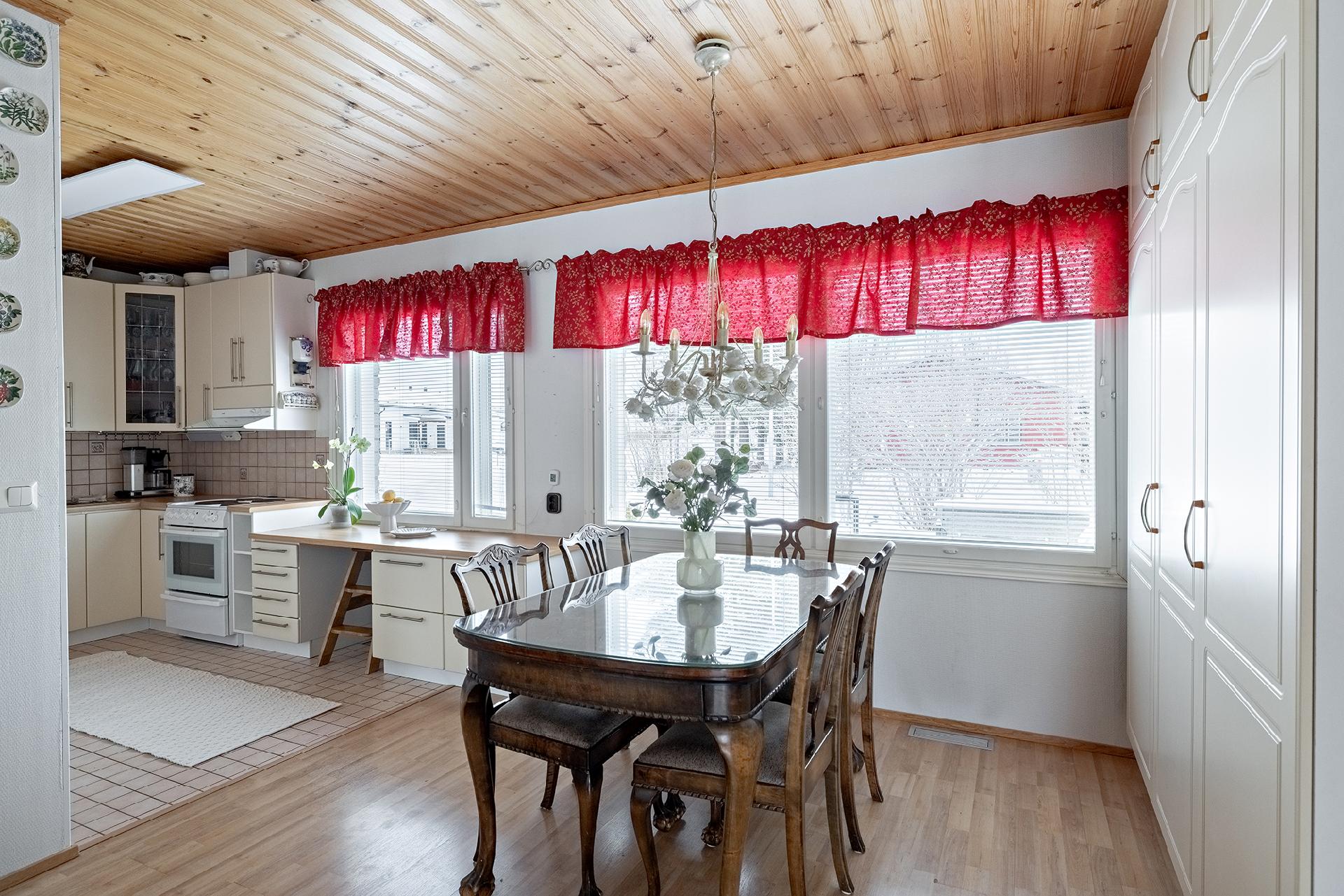 Uusitie 7, Kuusikko, Muhos