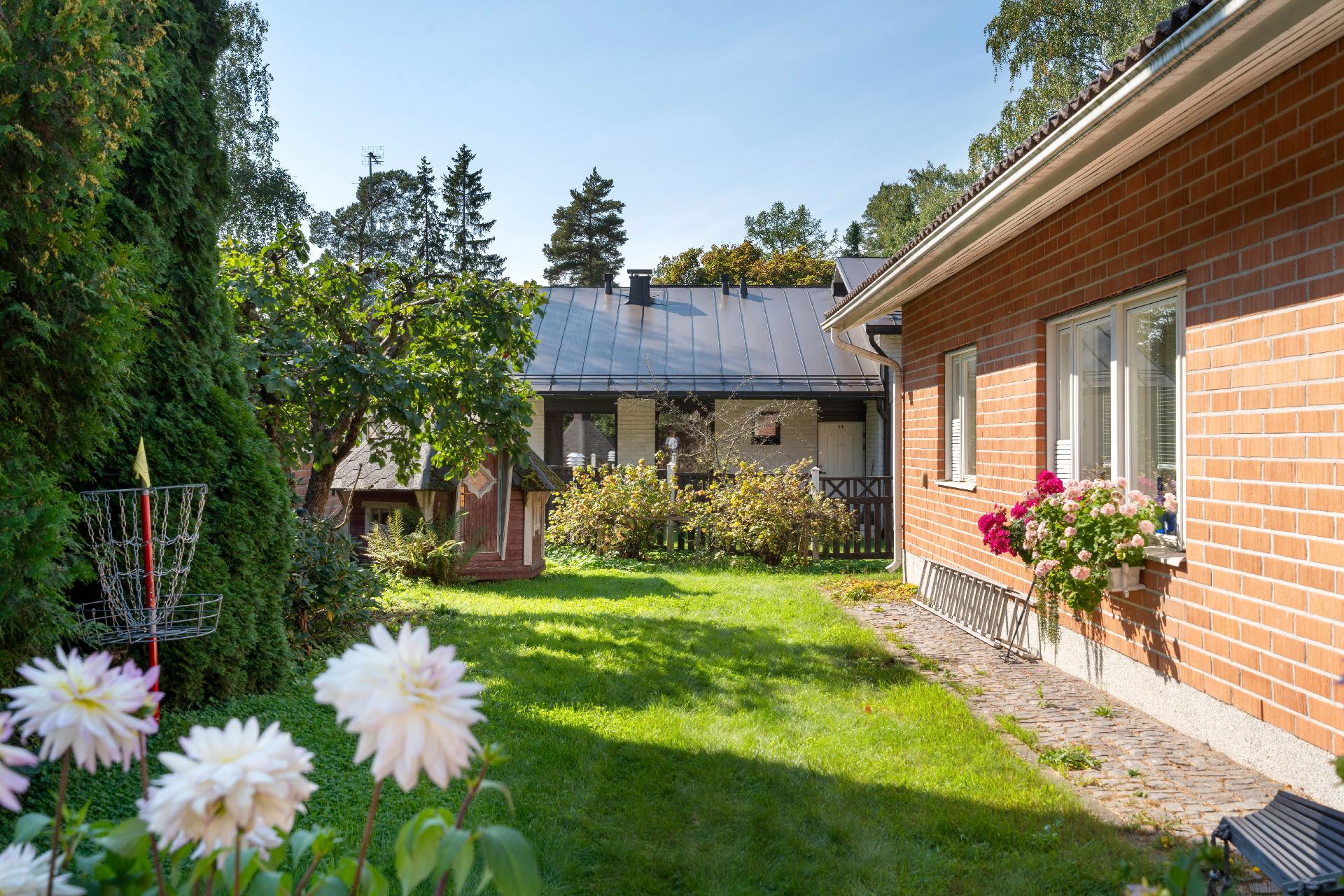 Hirsikalliontie 16, Laaksolahti, Espoo