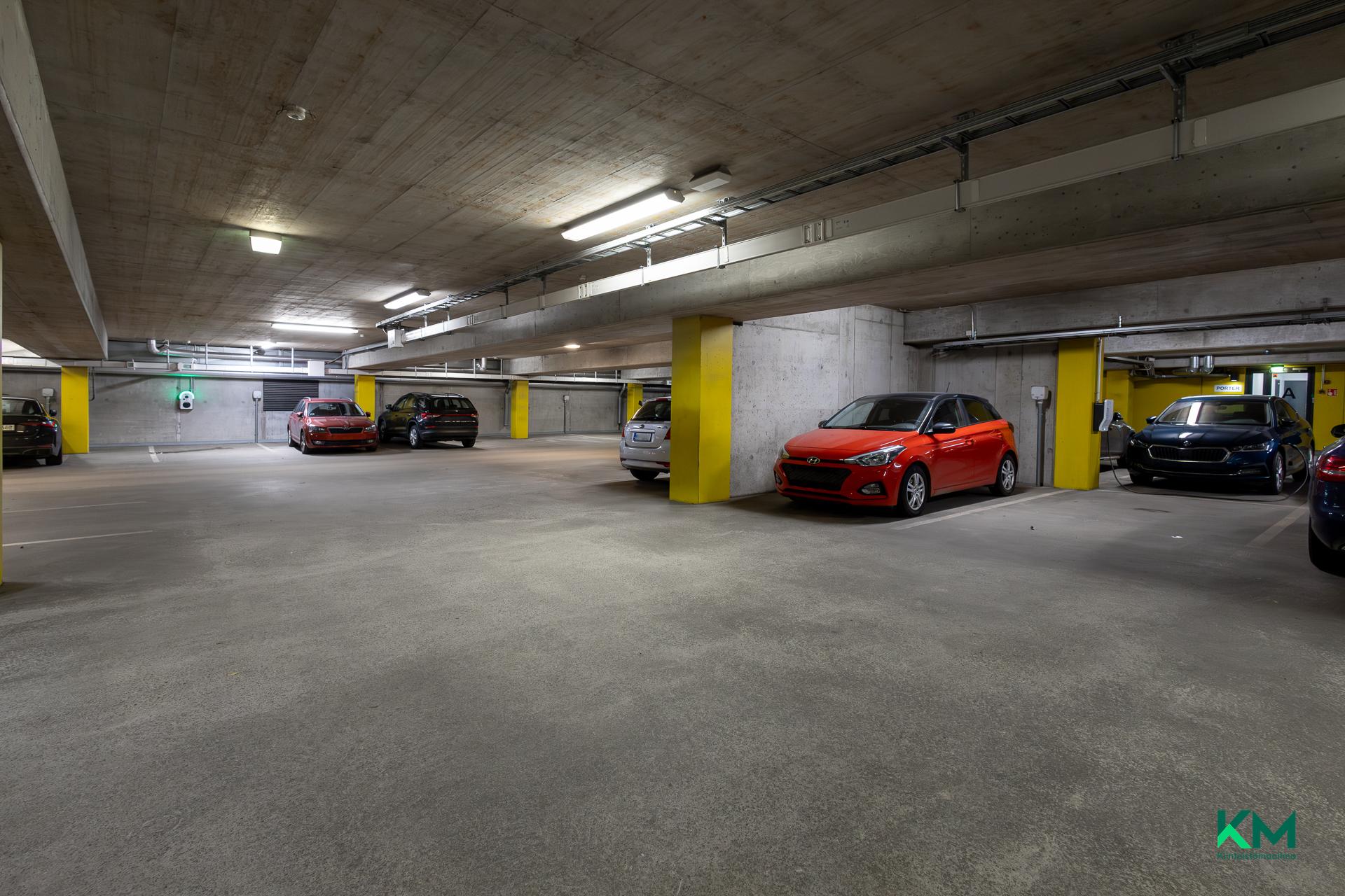 Mahdollisuus ostaa autopaikka autohallista