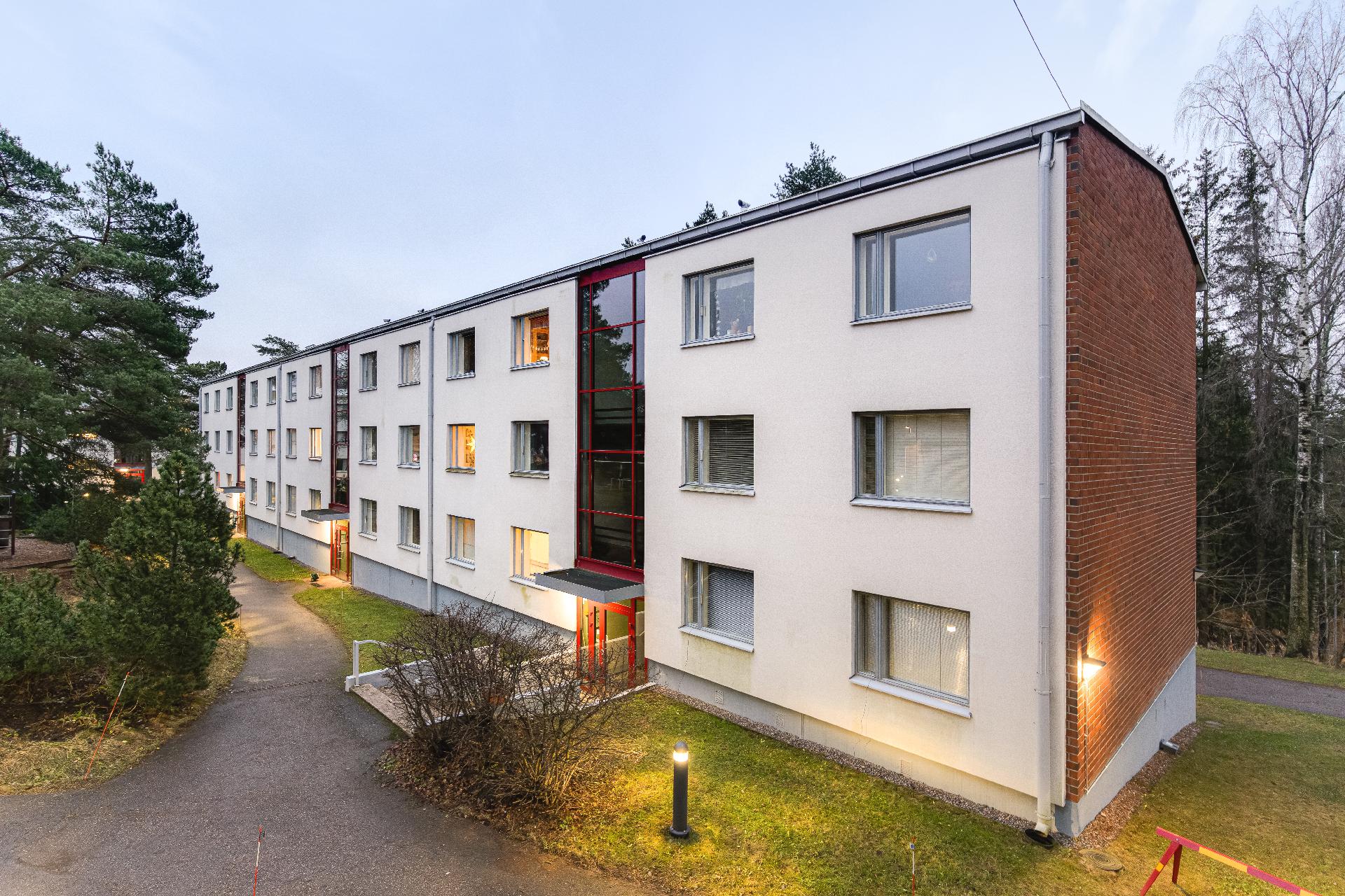 Uotinmäentie 9, Mellunmäki, Helsinki