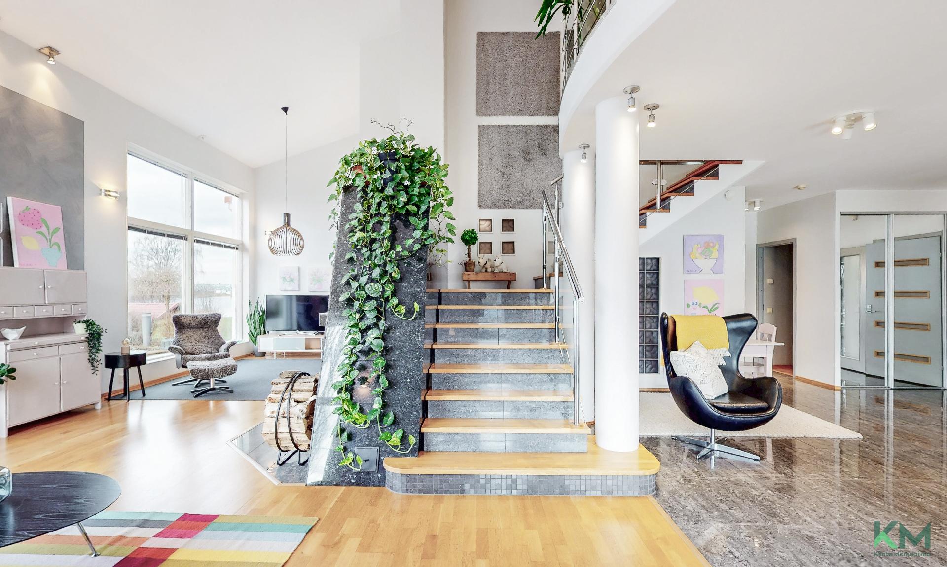 Portaat vievät viihtyisään yläkertaan