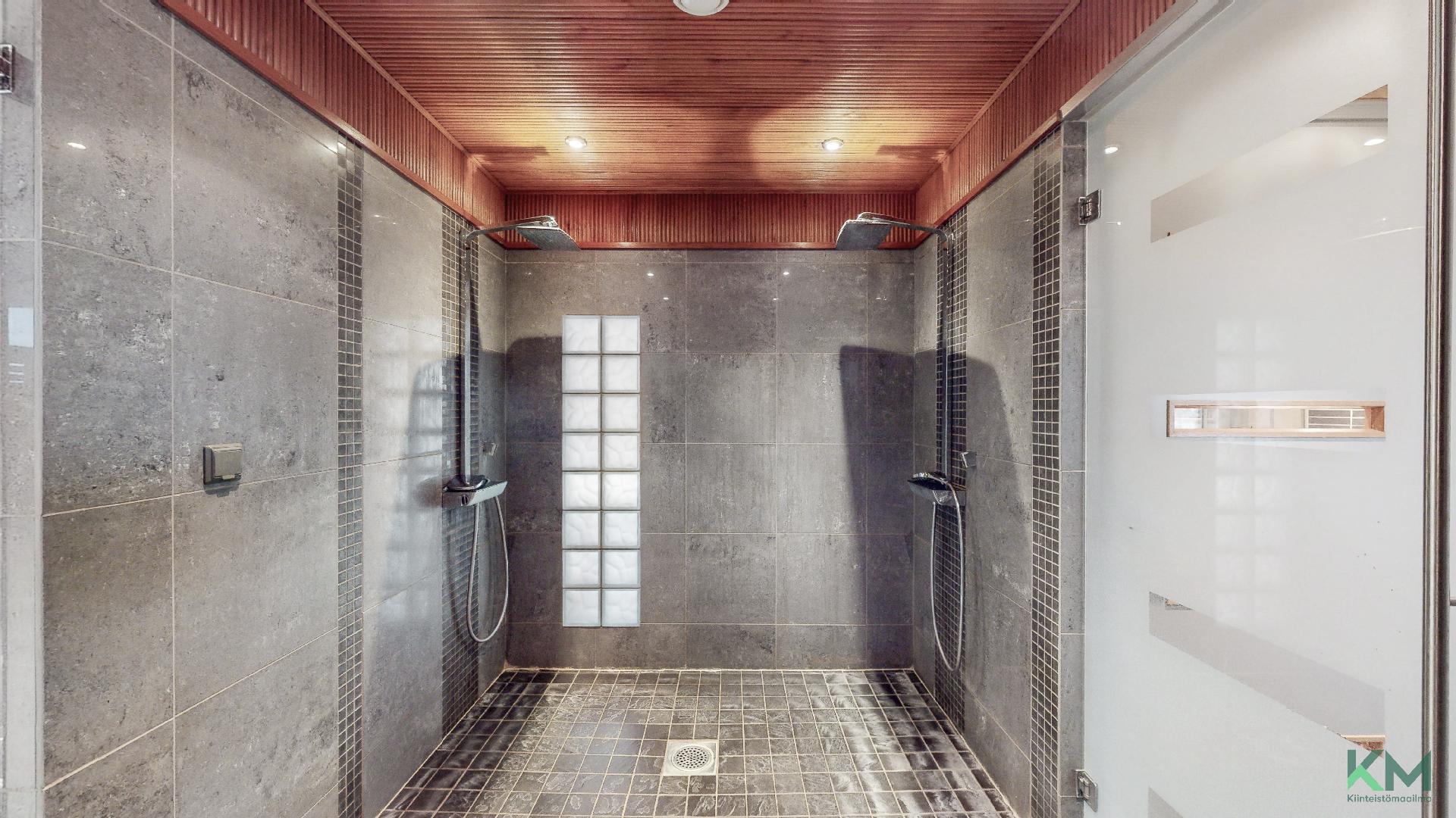 Pesuhuone on ylellinen