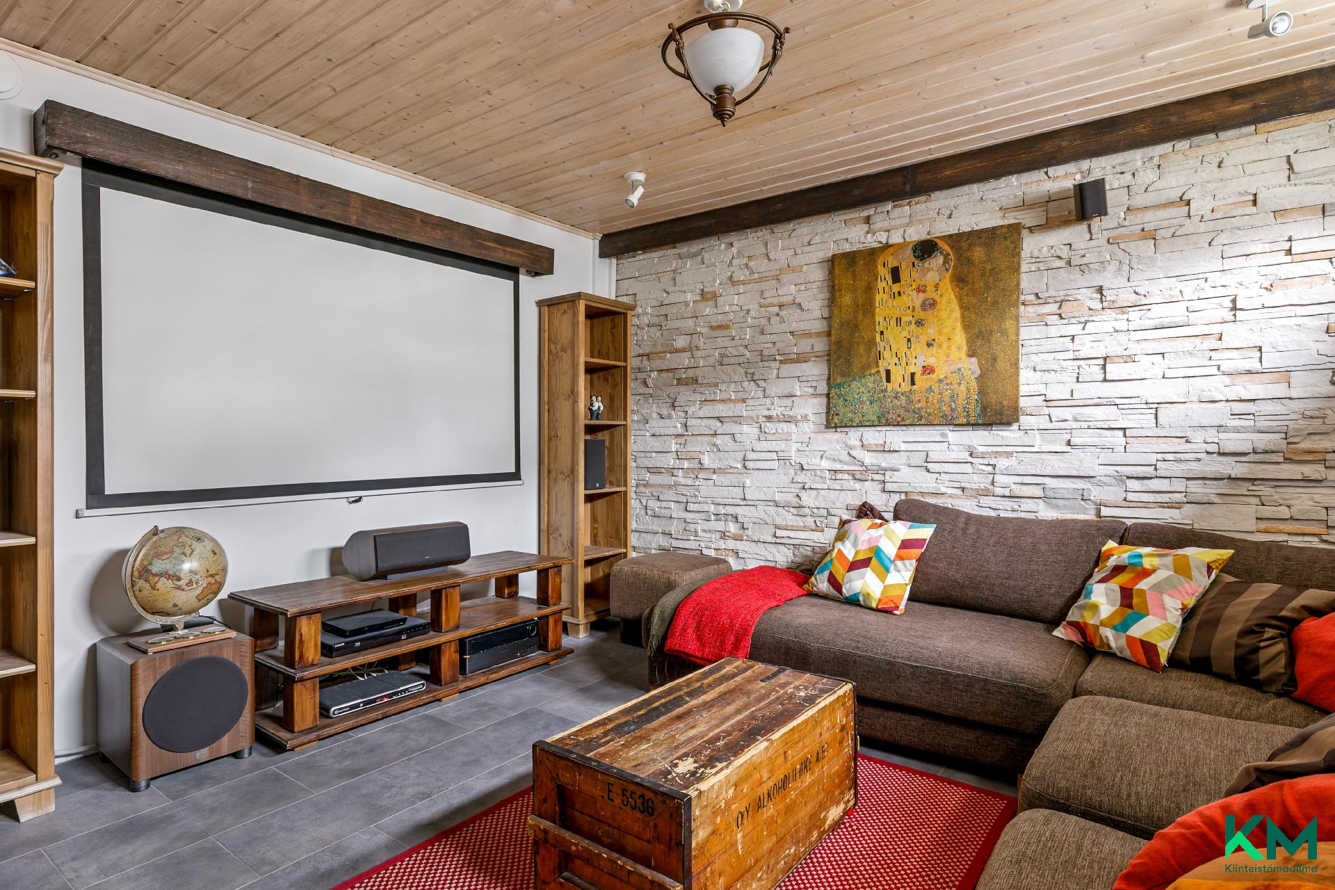 Nummikuja 6, Heikinlaakso, Helsinki