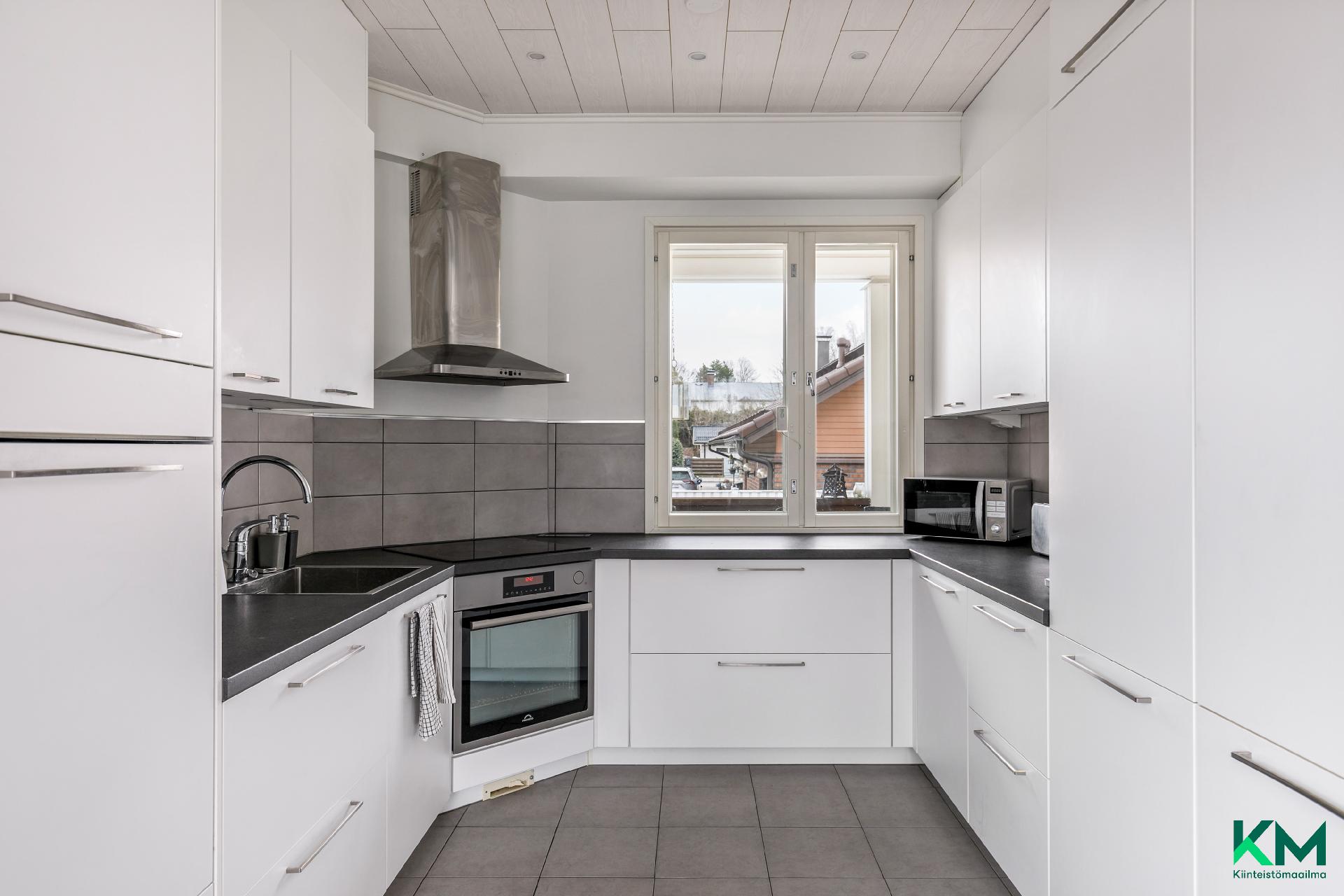 Nummikuja 6, Heikinlaakso, Helsinki