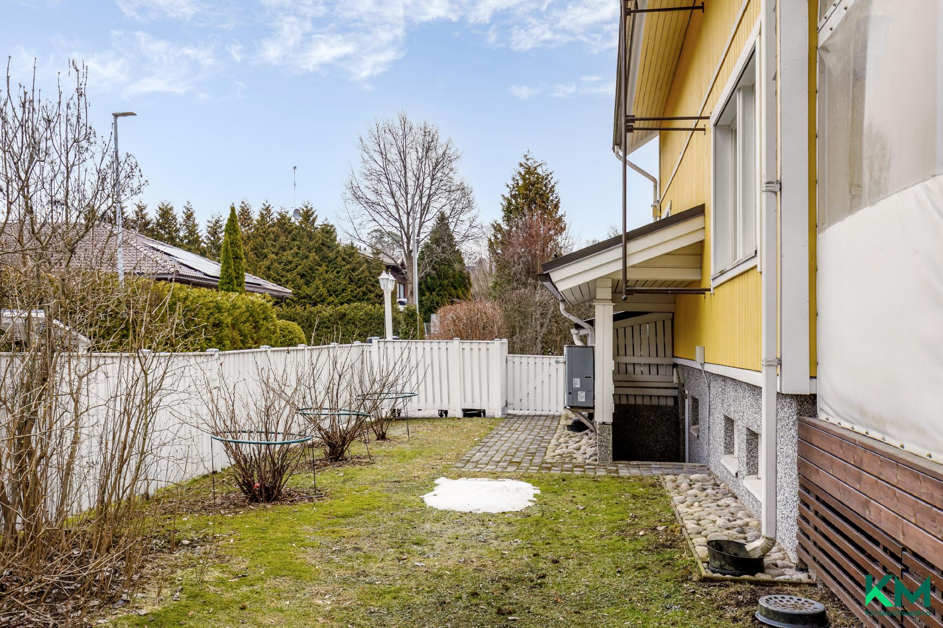 Nummikuja 6, Heikinlaakso, Helsinki