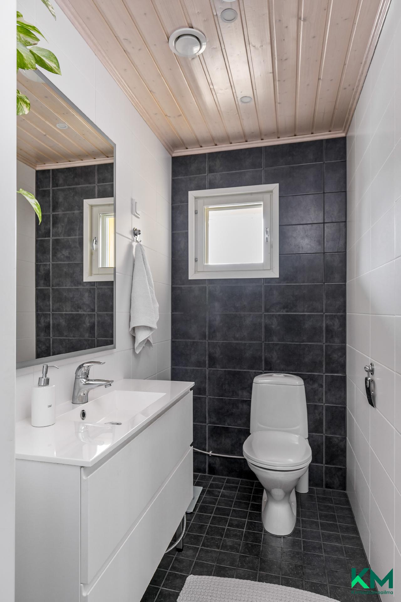 Nummikuja 6, Heikinlaakso, Helsinki