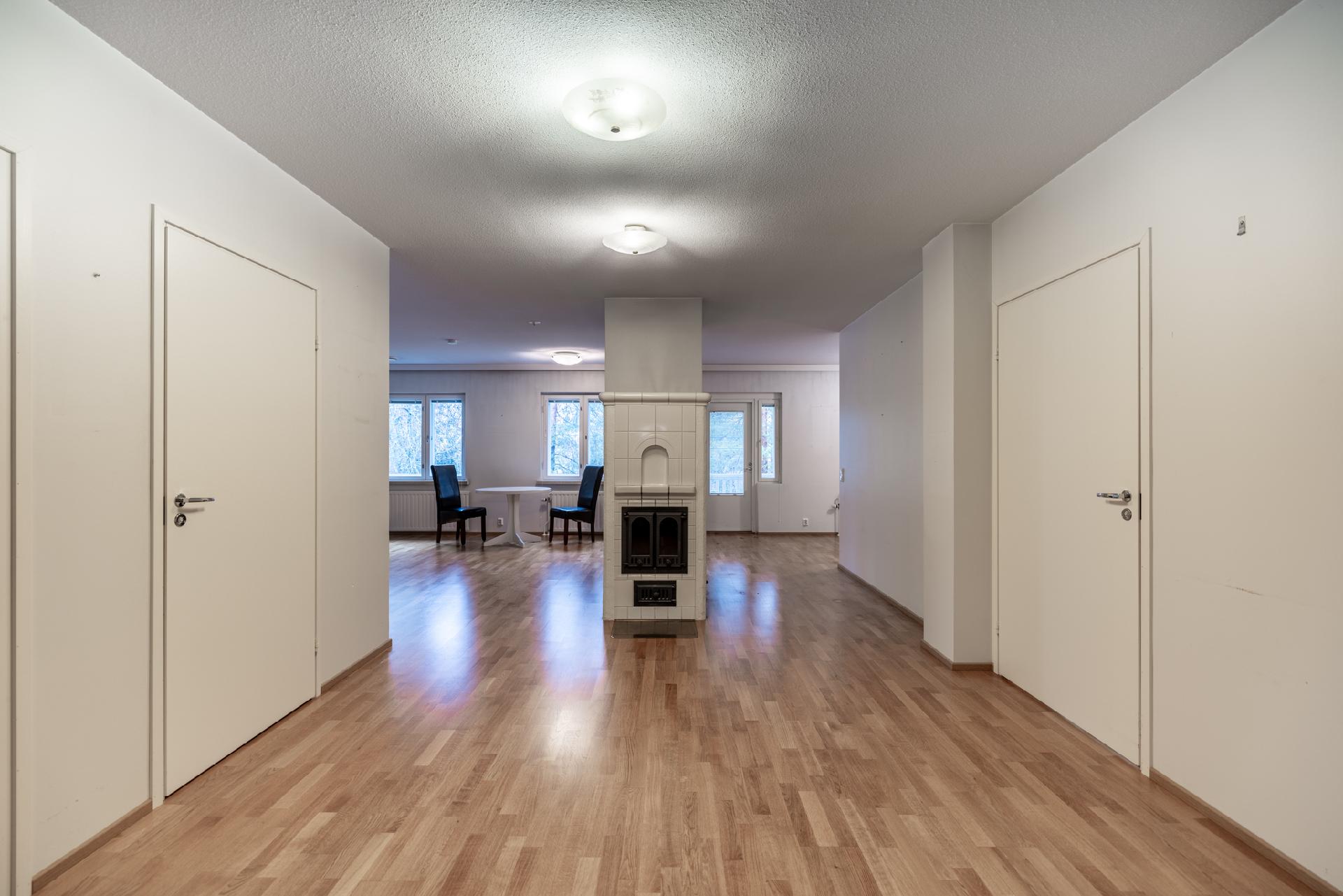 Rovastinkuja 1, Kangasniemi