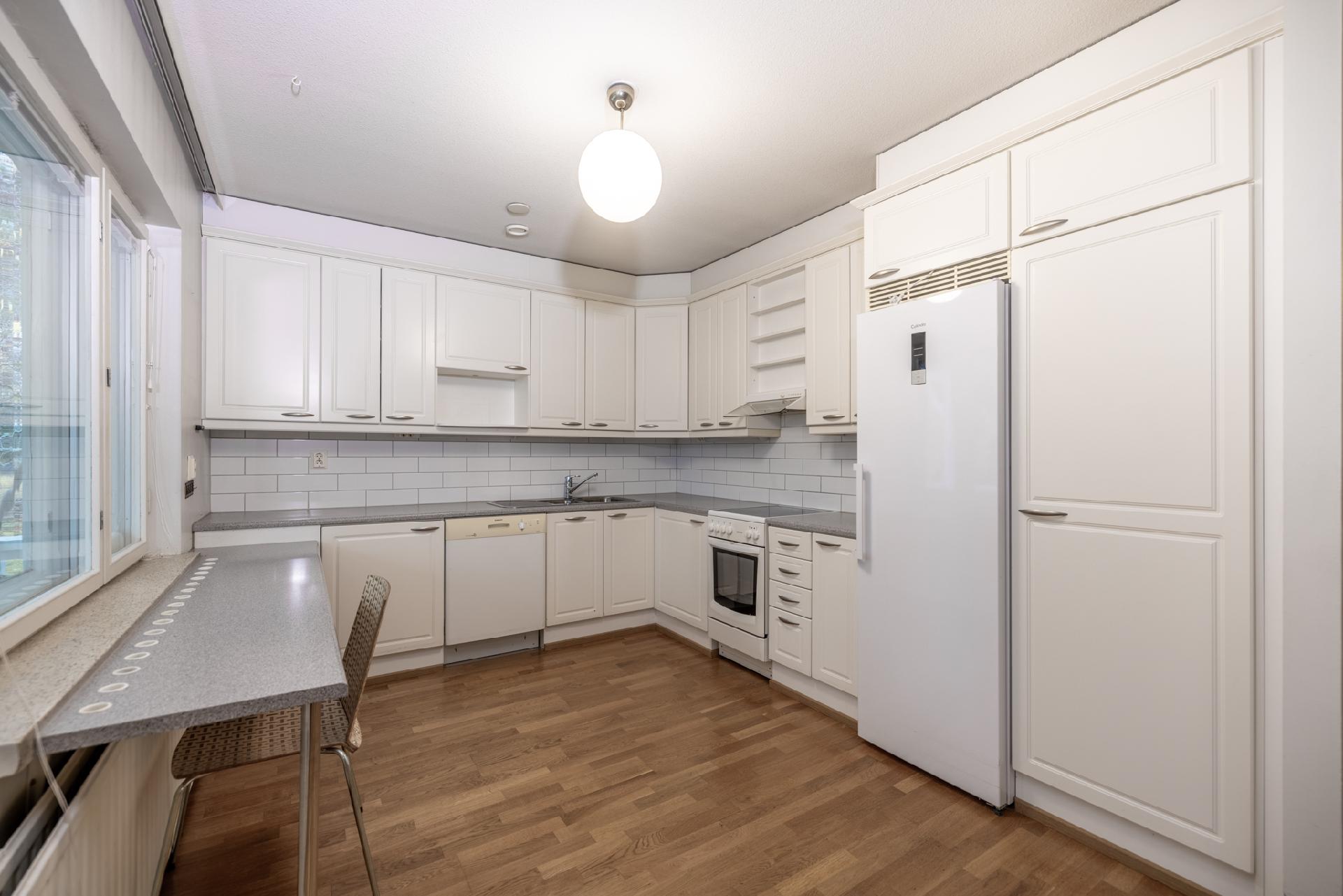 Rovastinkuja 1, Kangasniemi