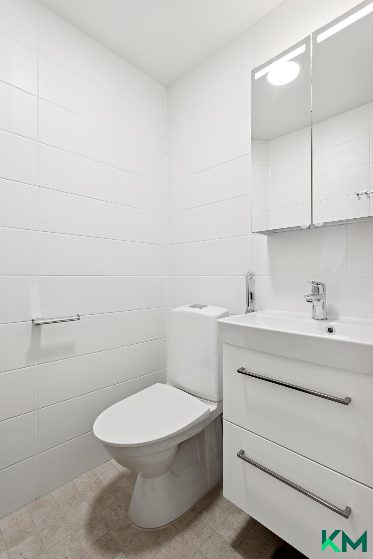 saneerattu, uusi erill. wc