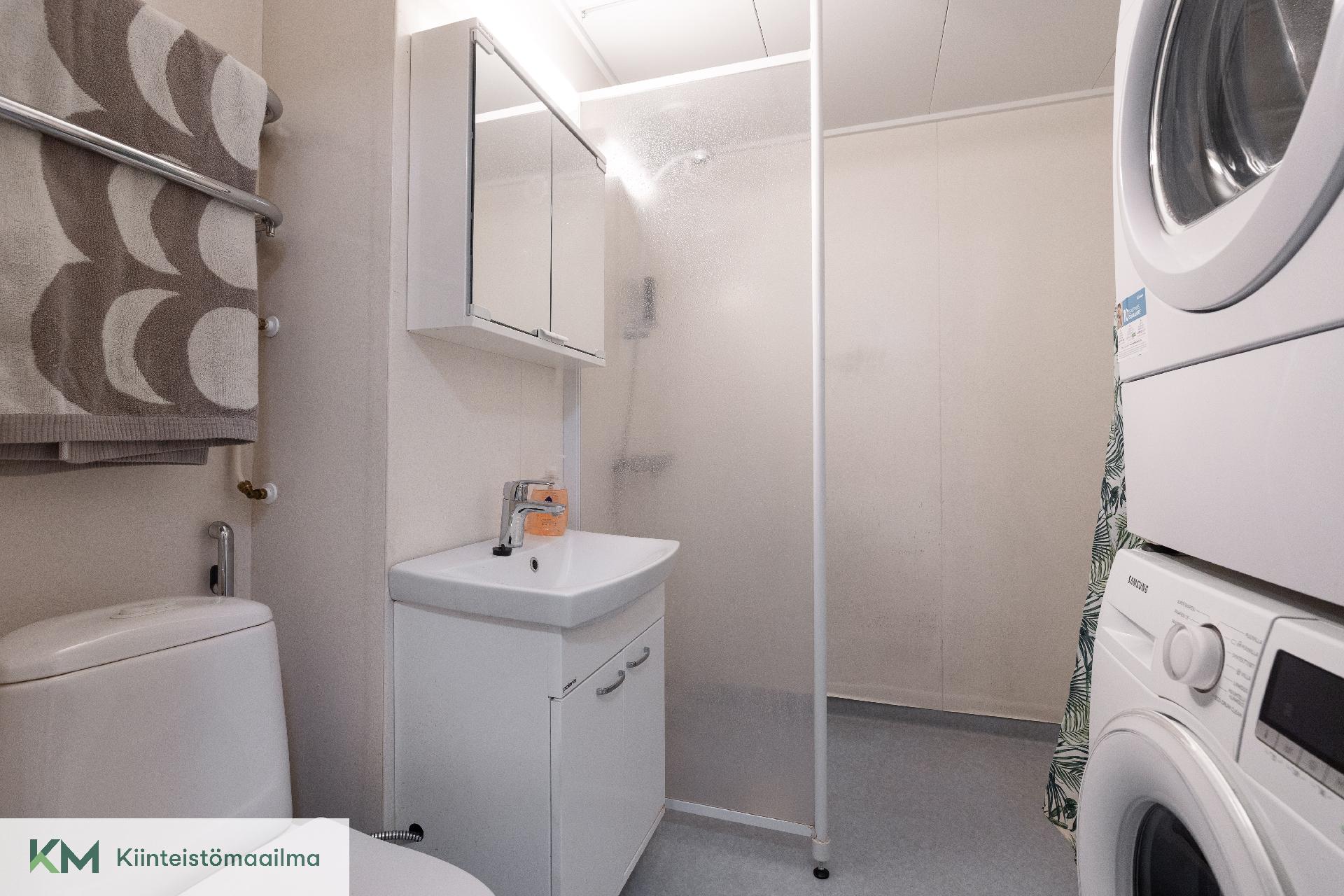 Velhontie 6, Karhuvuori, Kotka