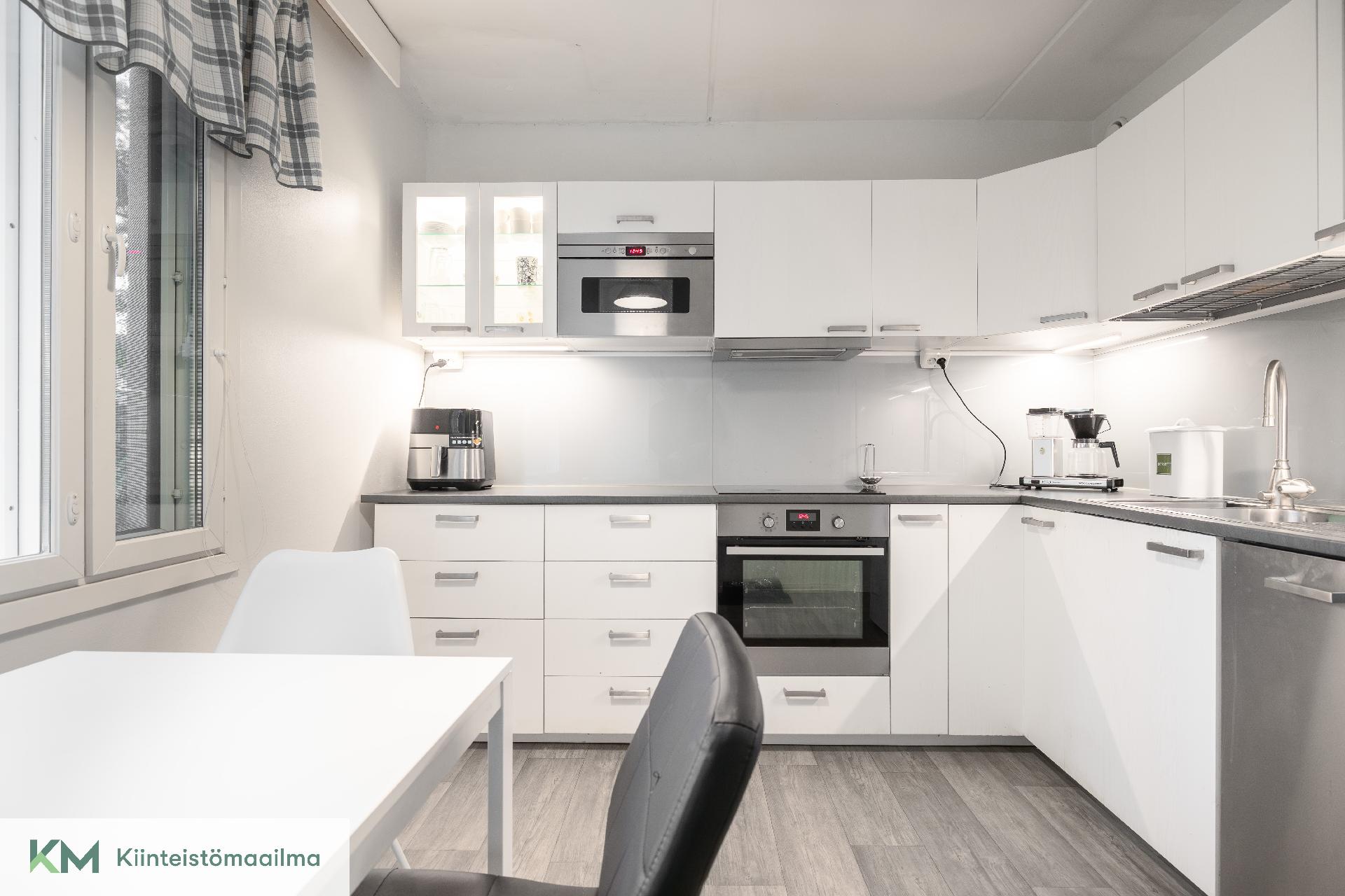 Velhontie 6, Karhuvuori, Kotka