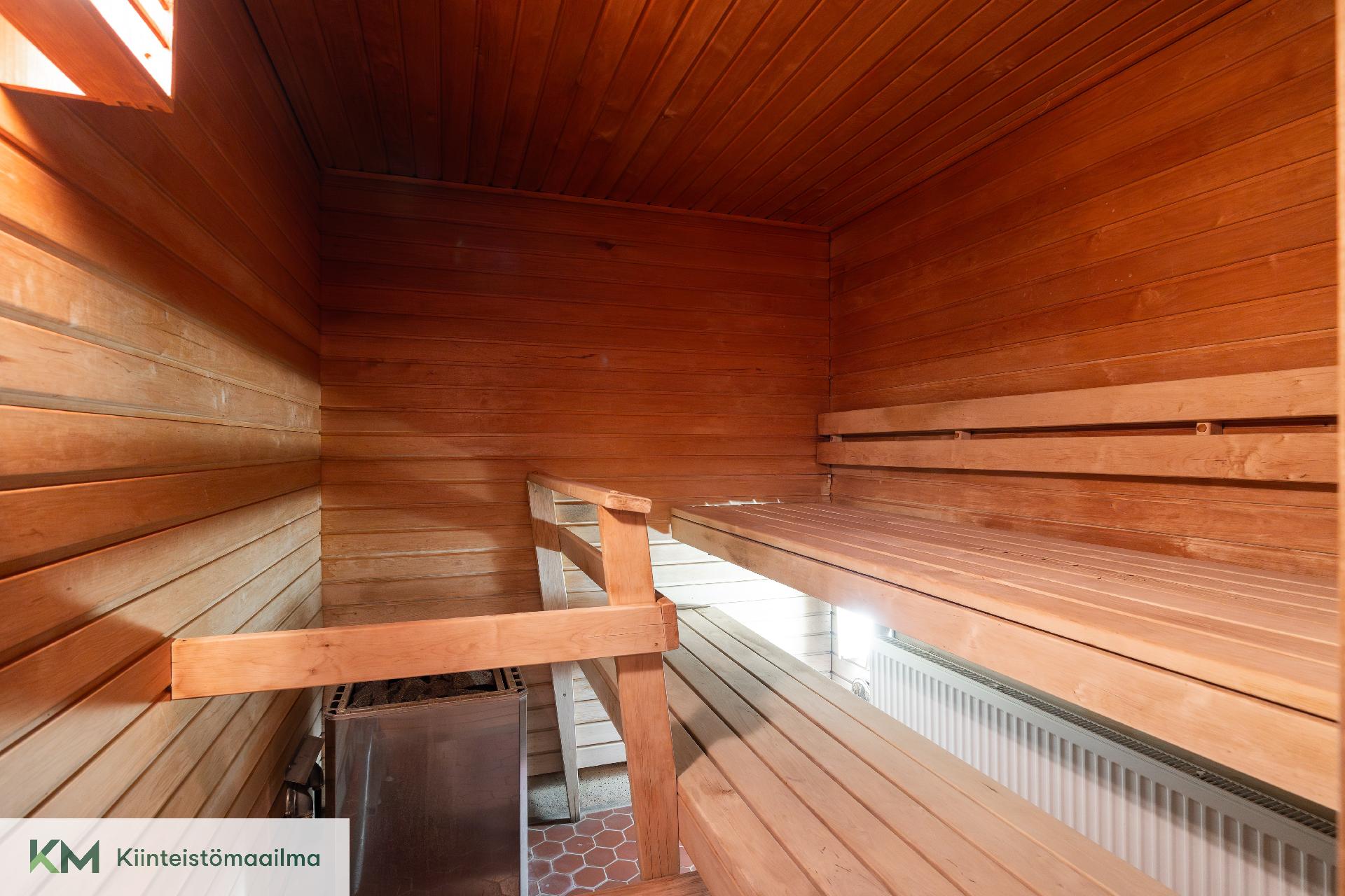 Velhontie 6, Karhuvuori, Kotka