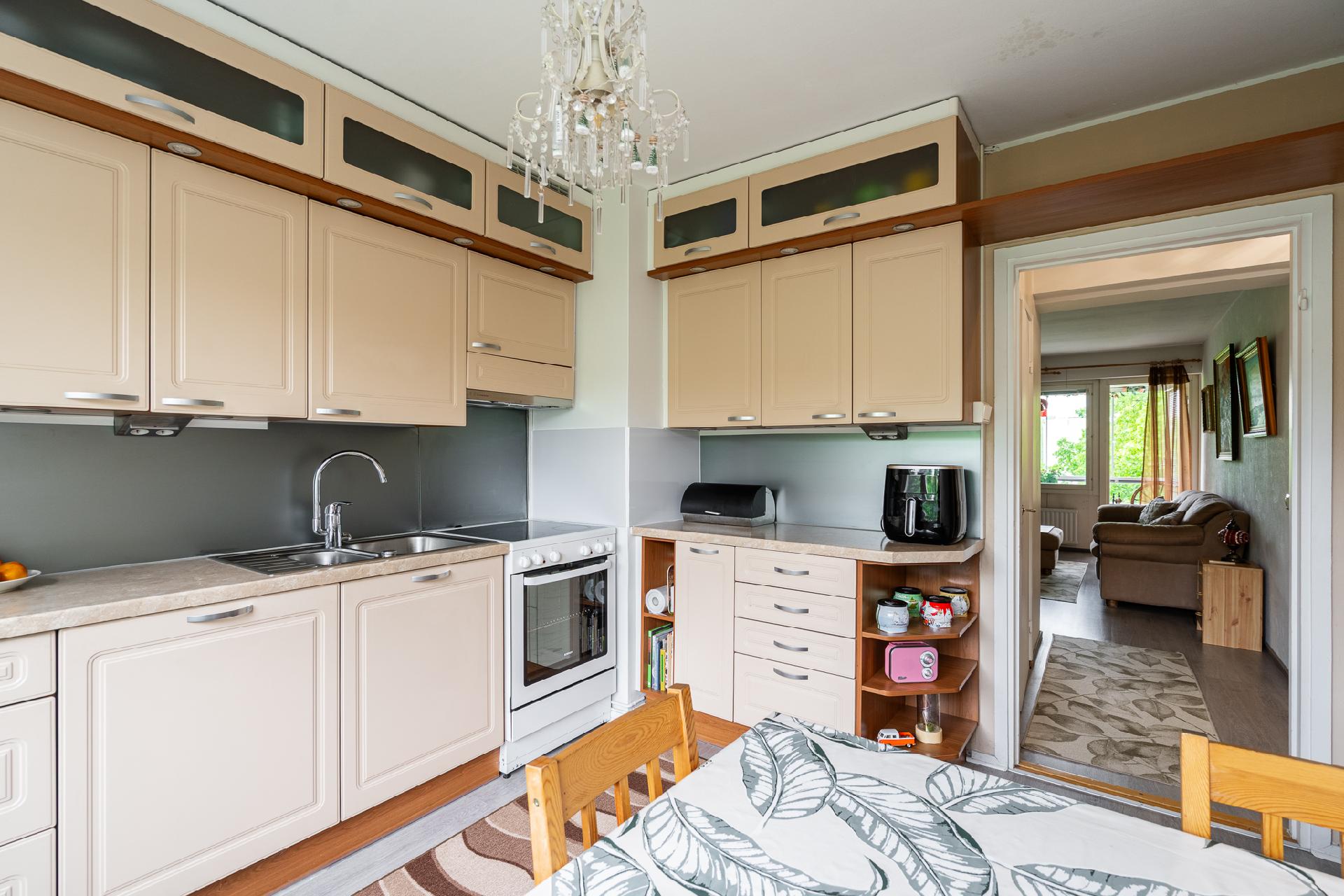 Sääksmäentie 13-15, Keskusta, Valkeakoski