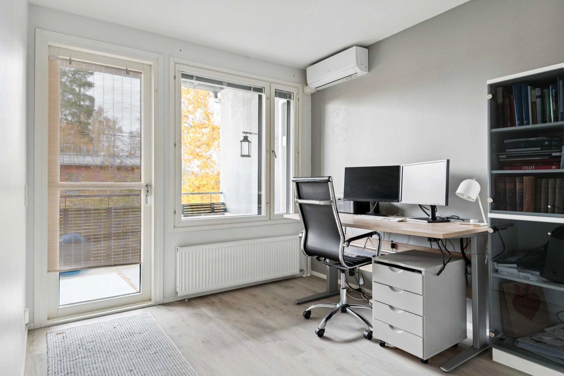 Työtila, joka taipuu halutessa helposti makuuhuoneeksi