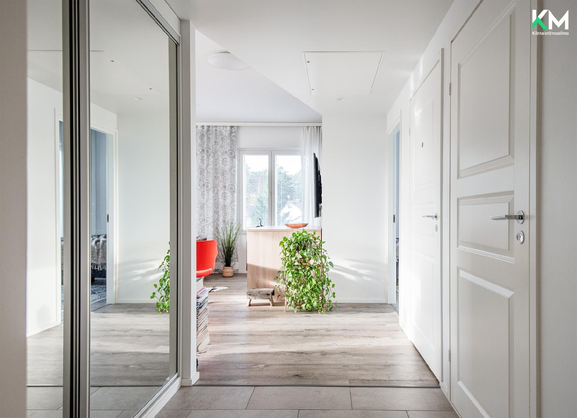 Vakka-Suomentie 87, Länsikeskus, Turku